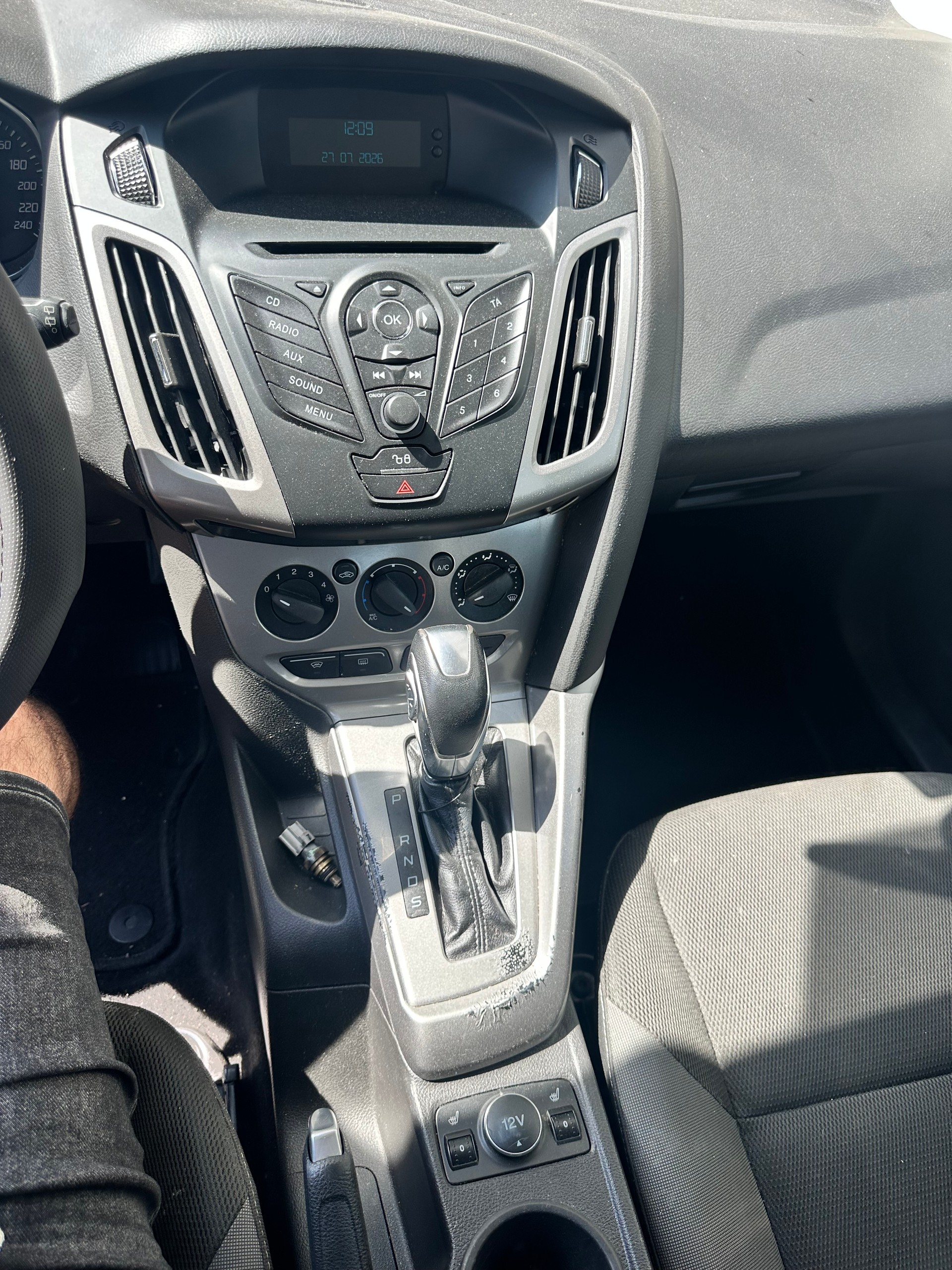 FORD Focus 1.6i VCT Titanium PowerShift-image-6