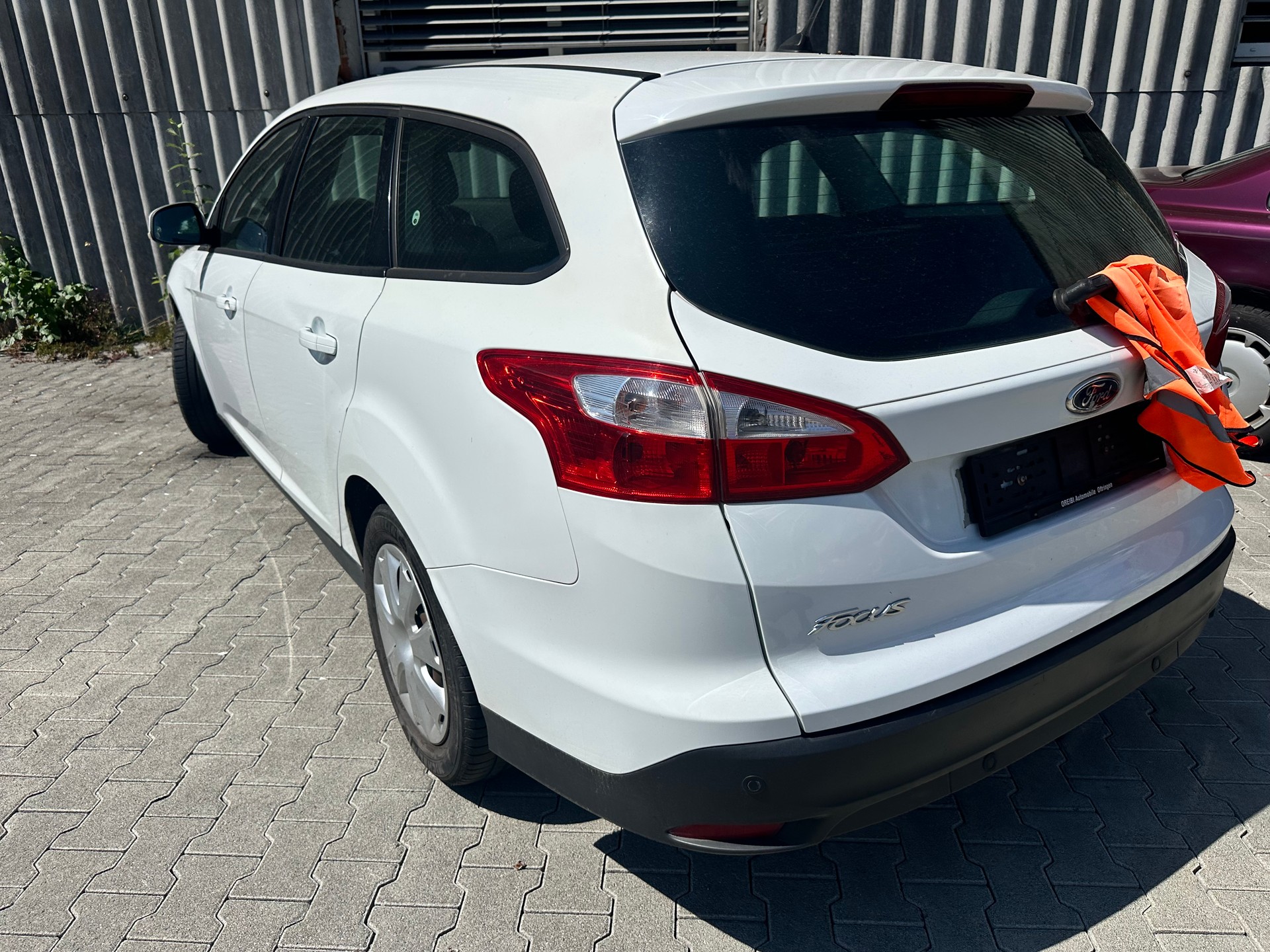 FORD Focus 1.6i VCT Titanium PowerShift-image-2