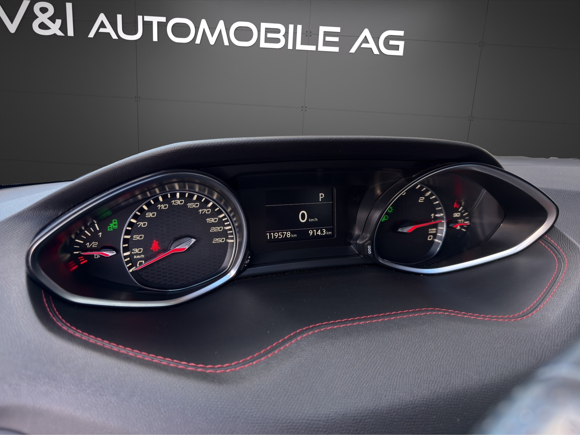 PEUGEOT 308 SW 2.0 BlueHDI GT Automatic-image-14