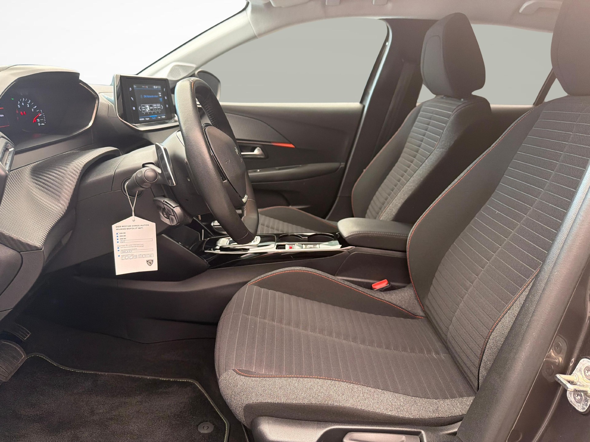 PEUGEOT 208 1.2 PureTech 100 Active Pack-image-9