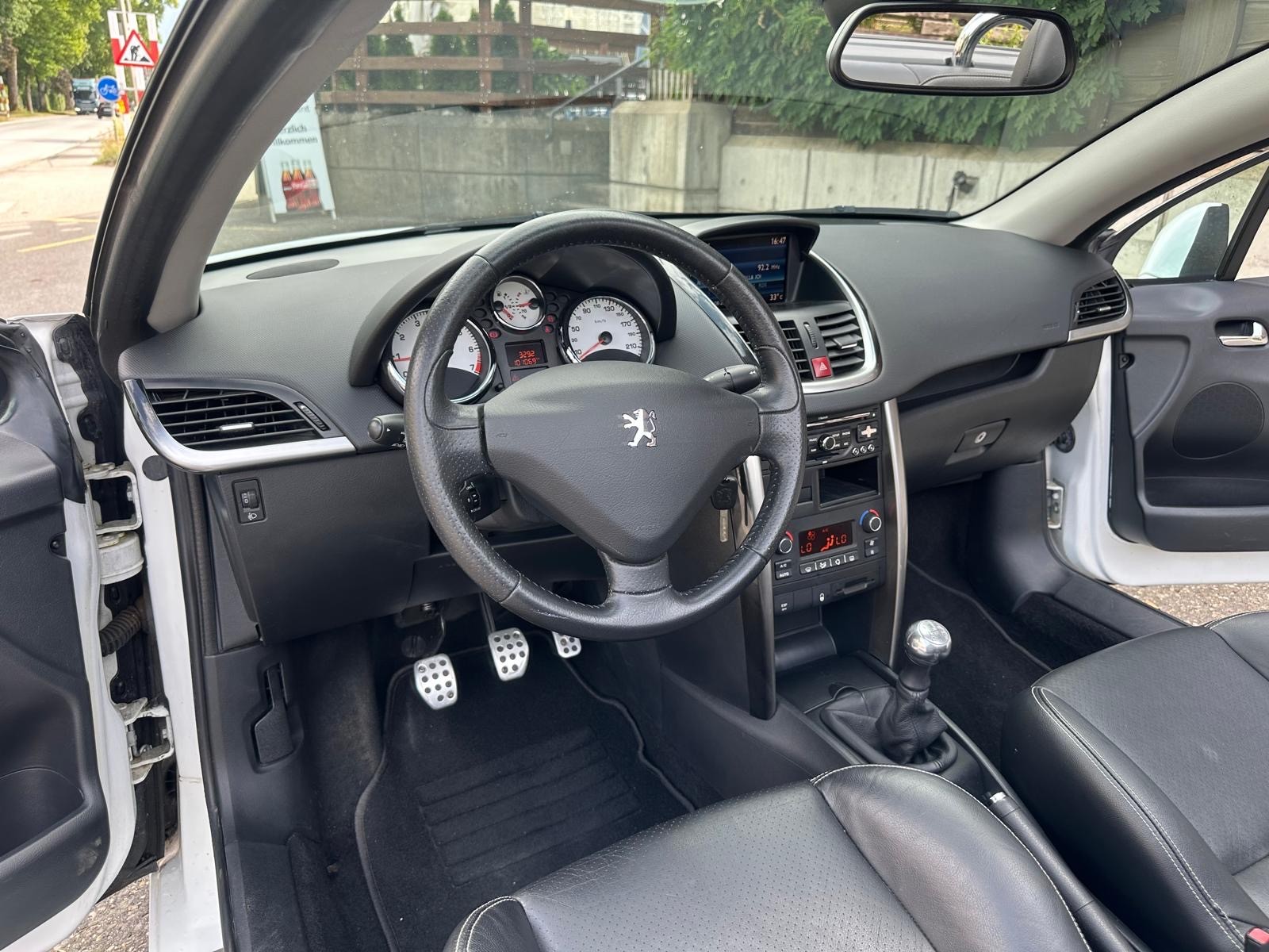 PEUGEOT 207 CC 1.6 16V Sport-image-12
