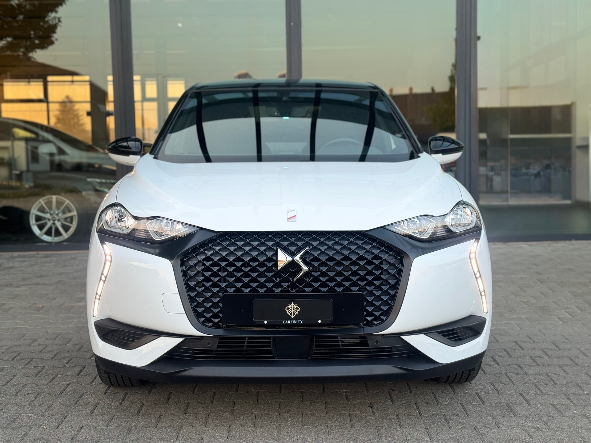 DS AUTOMOBILES DS 3 Crossback E-Tense 136 Performance Line-showroom-element-1