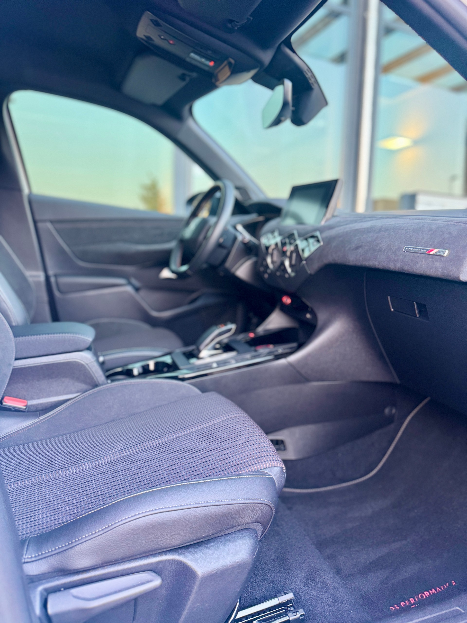 DS AUTOMOBILES DS 3 Crossback E-Tense 136 Performance Line-image-9