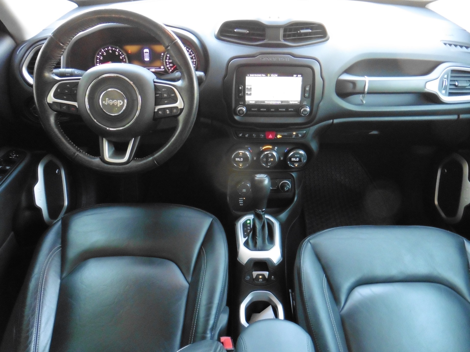 JEEP Renegade 1.4 Turbo Limited AWD-image-11