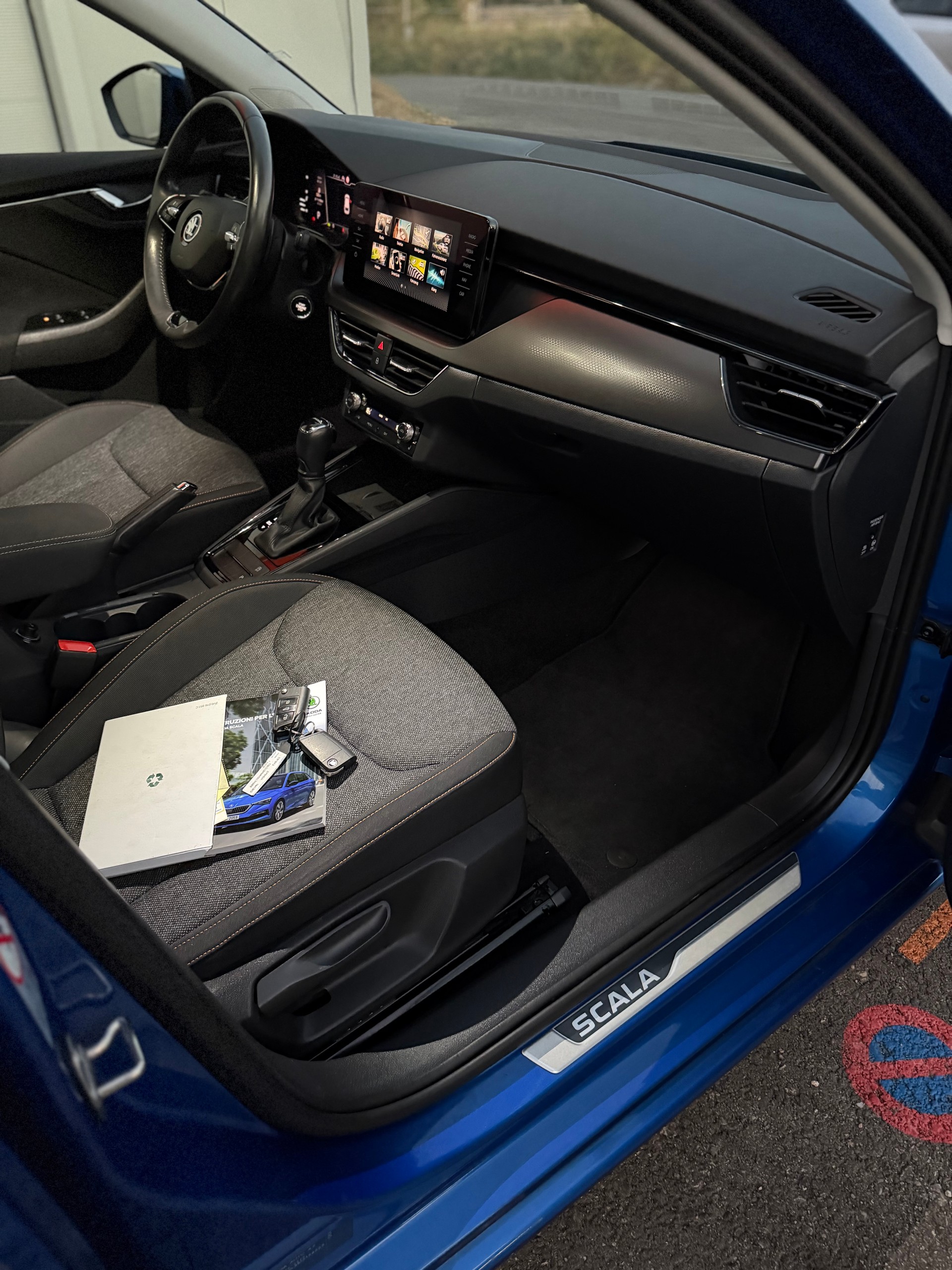 SKODA Scala 1.5 TSI ACT Ambition DSG LEASING FINANZIERUNG MÖGLICH-image-13