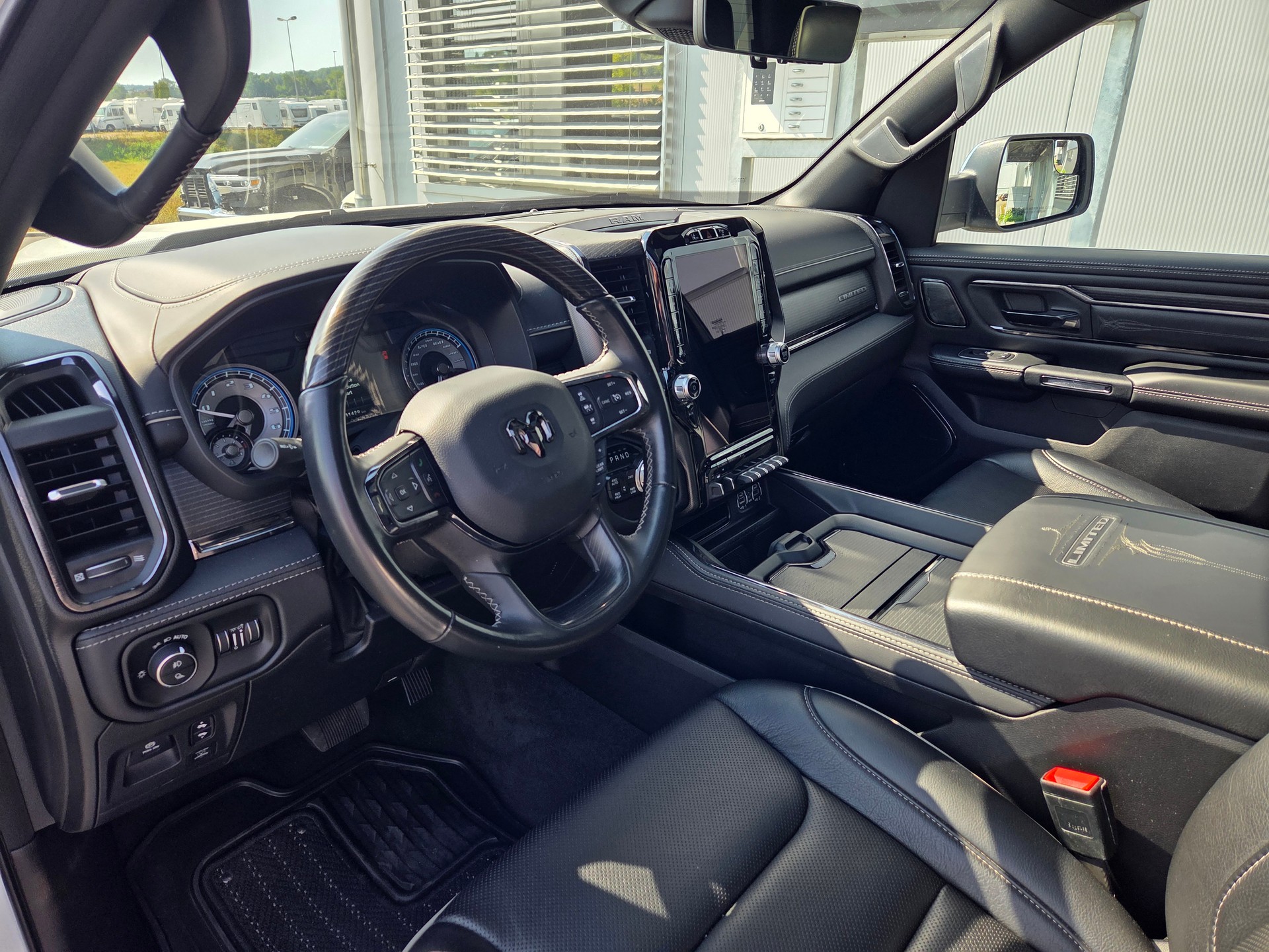 DODGE Ram 1500 5.7 V8 4x4 Limited 396PS / 3.5T AHK-image-8