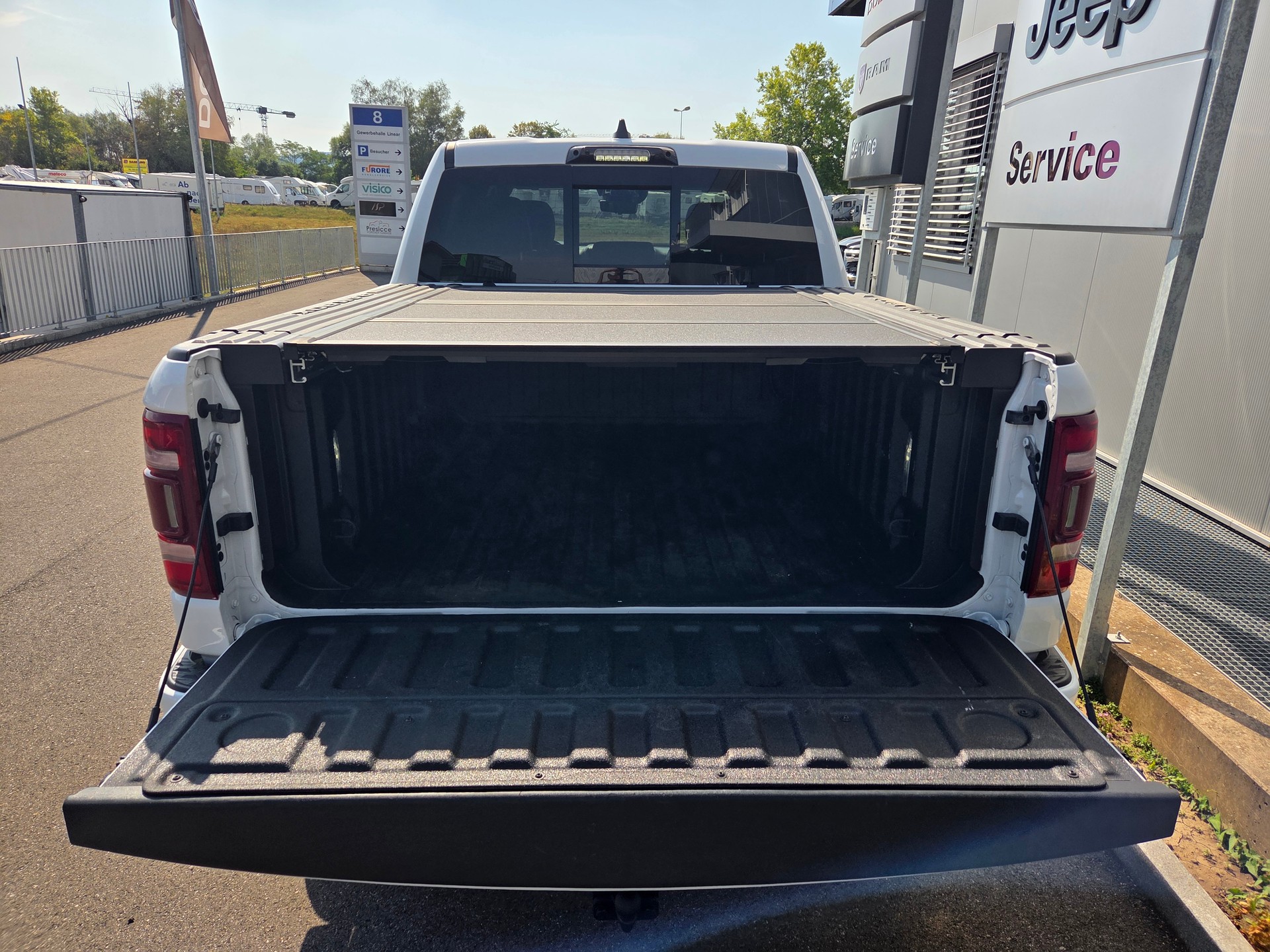 DODGE Ram 1500 5.7 V8 4x4 Limited 396PS / 3.5T AHK-image-4