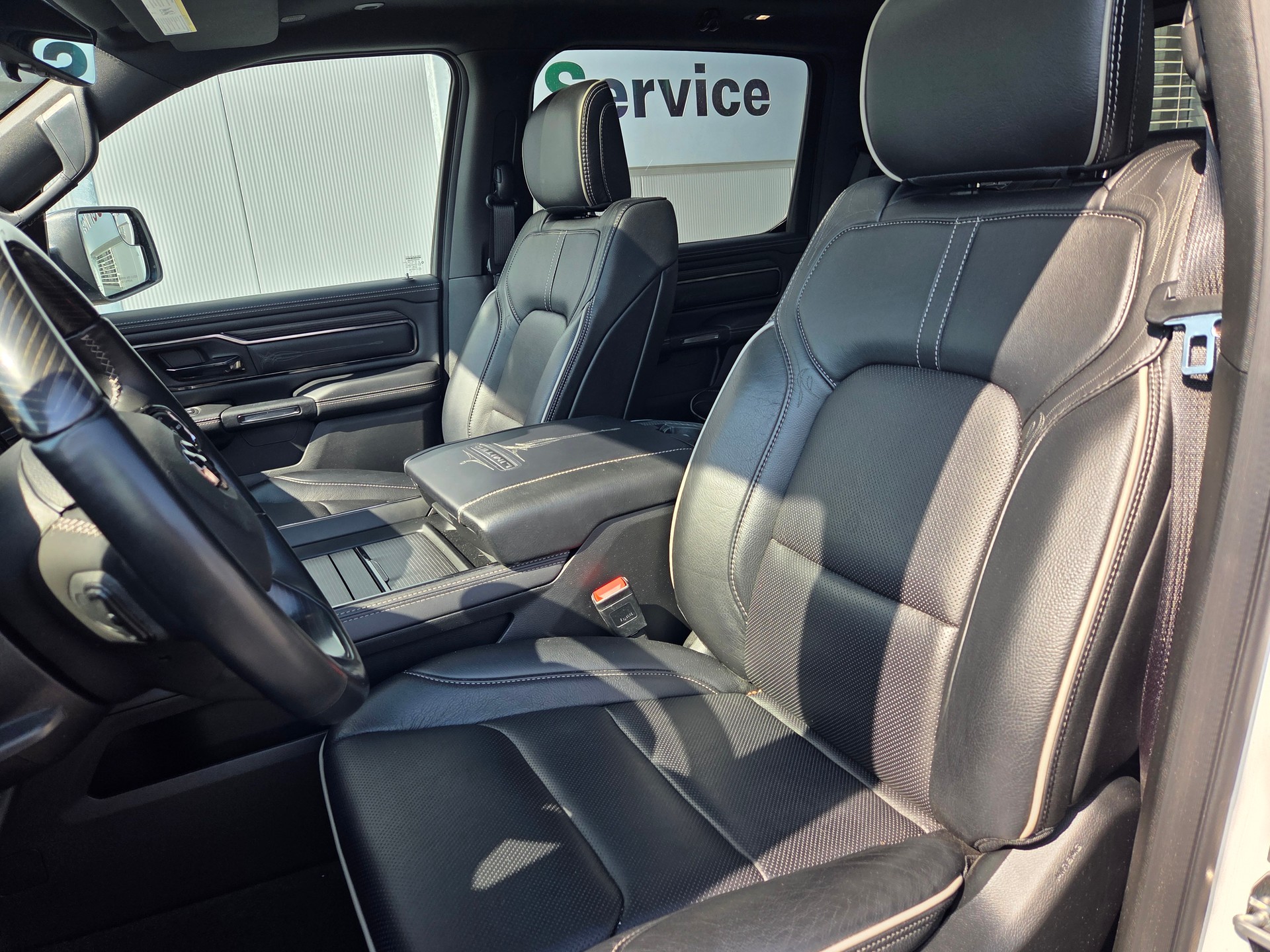 DODGE Ram 1500 5.7 V8 4x4 Limited 396PS / 3.5T AHK-image-9