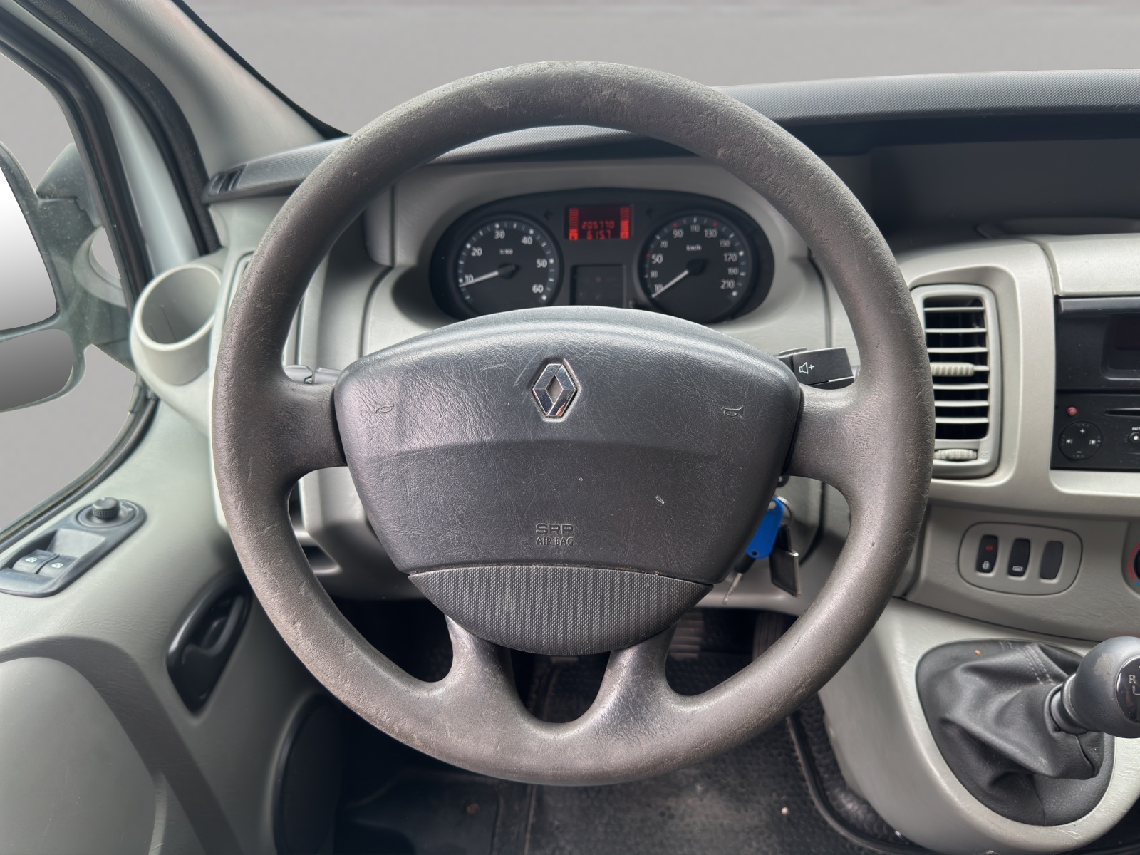 RENAULT Trafic 2.0 dCi 115 2.7t L1H1 Authentique-image-17