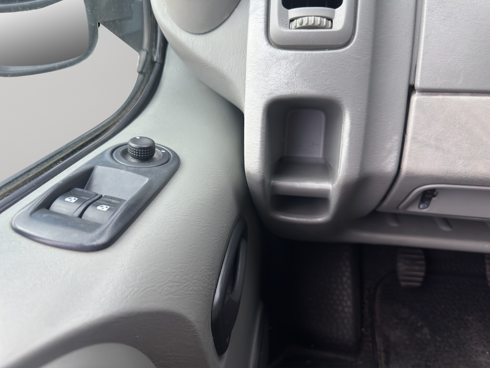 RENAULT Trafic 2.0 dCi 115 2.7t L1H1 Authentique-image-15