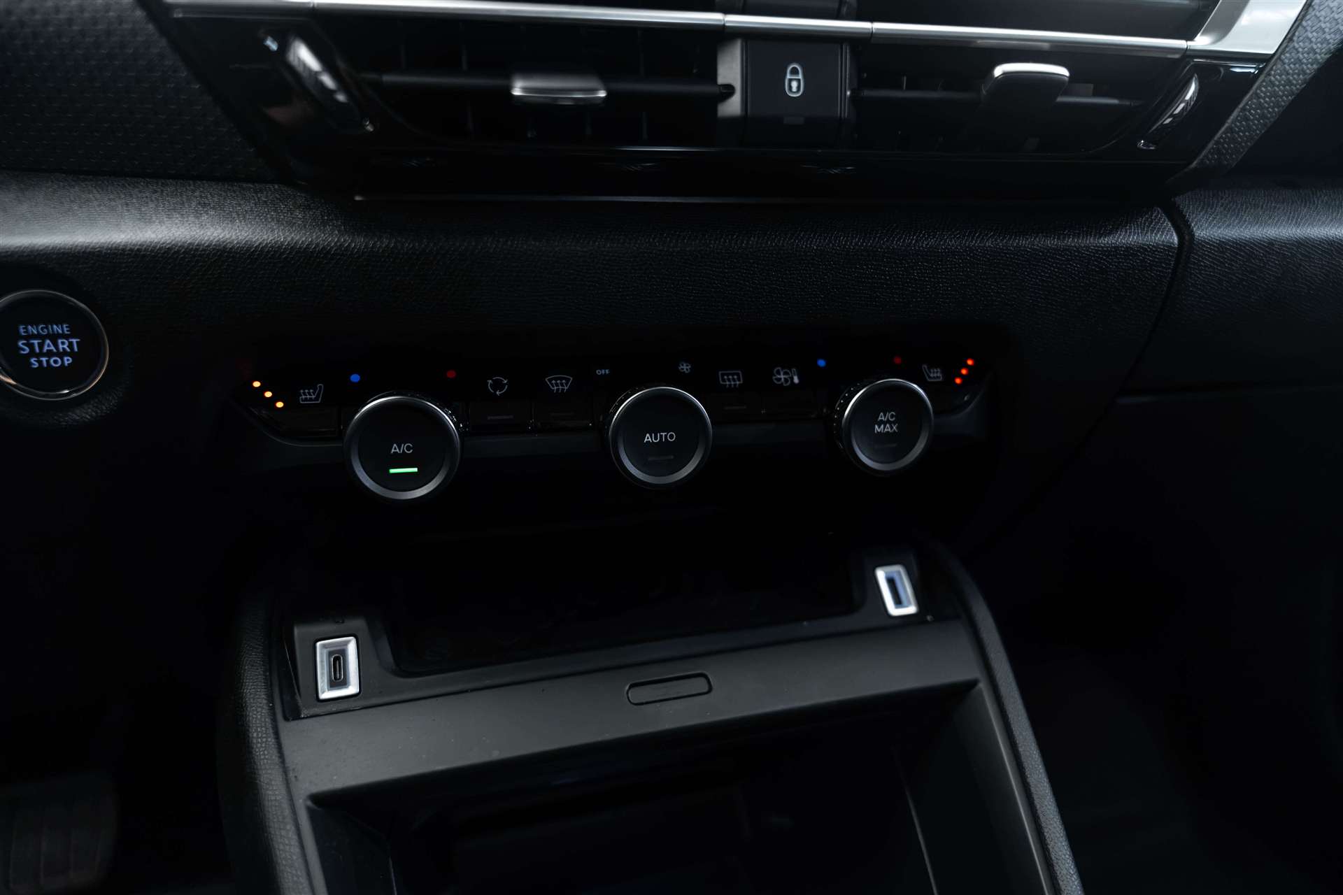 CITROEN CITROEN C4 1.2 PureTech Shine EAT8-Automat-image-21
