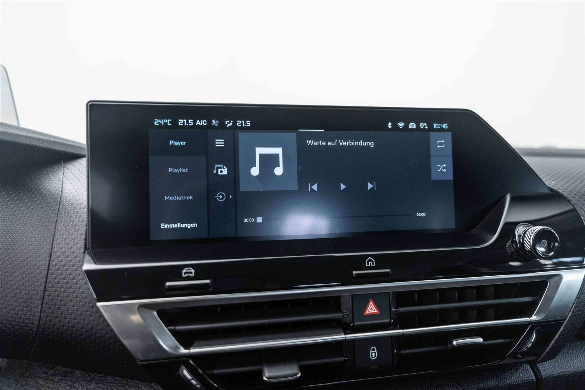 CITROEN CITROEN C4 1.2 PureTech Shine EAT8-Automat-image-17