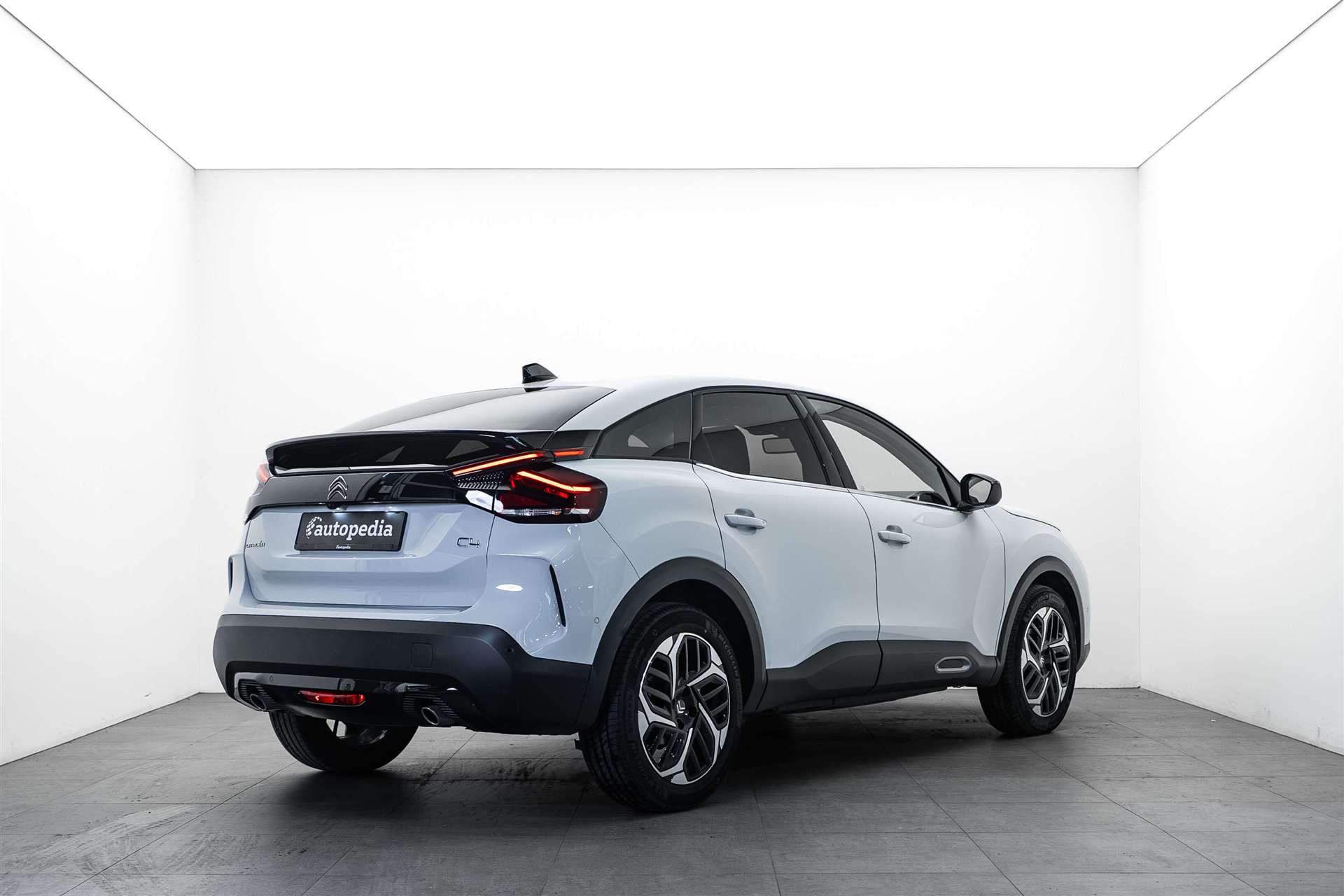 CITROEN CITROEN C4 1.2 PureTech Shine EAT8-Automat-showroom-element-2