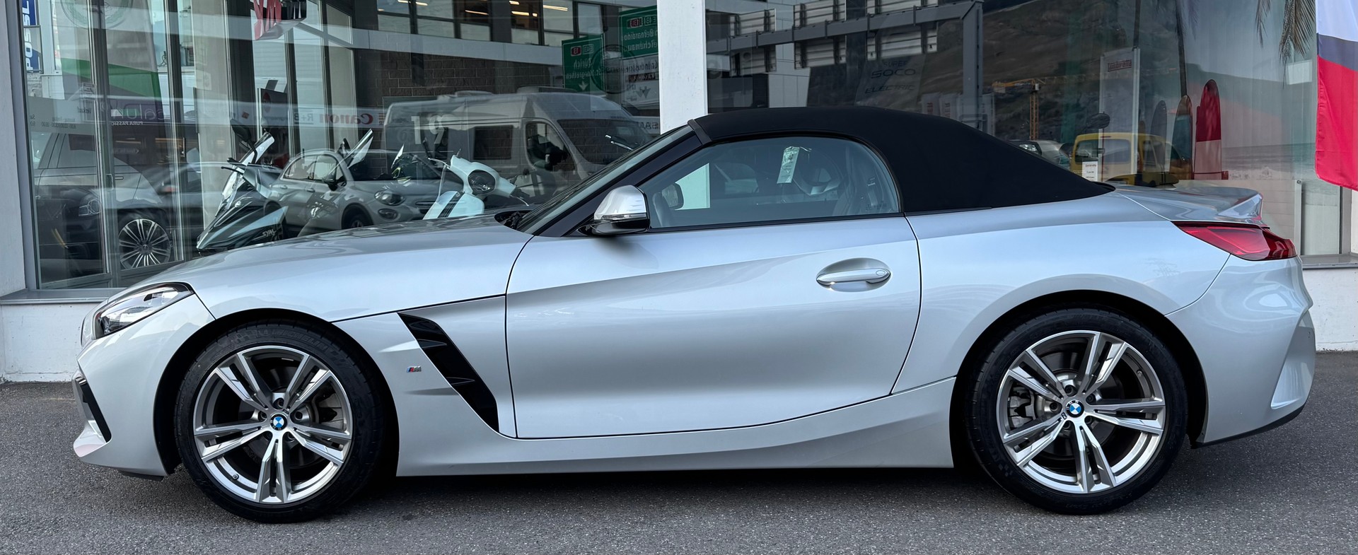 BMW Z4 sDrive 20i M Sport Steptronic-showroom-element-3