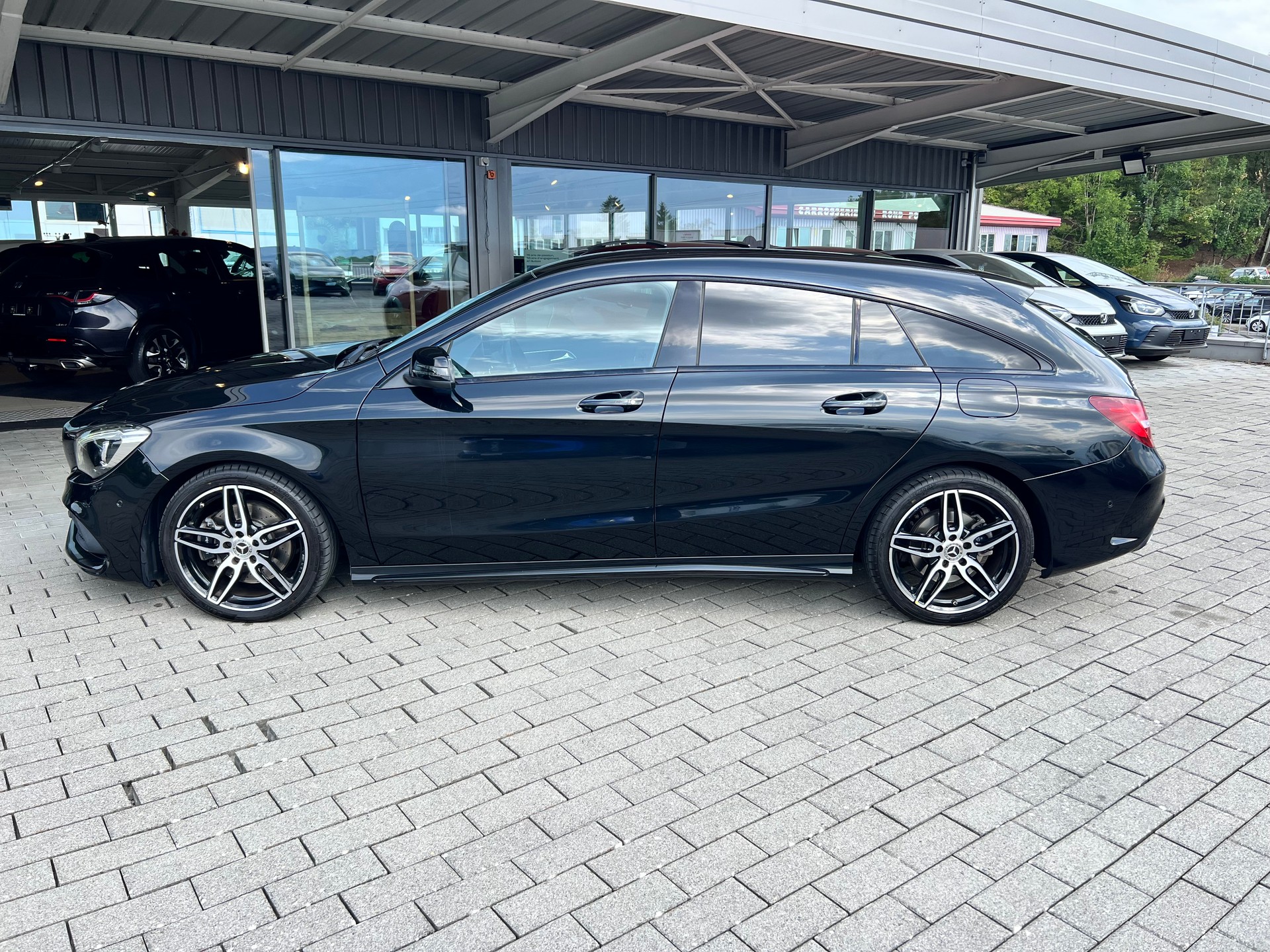 MERCEDES-BENZ CLA 220 AMG Line 4Matic-image-5