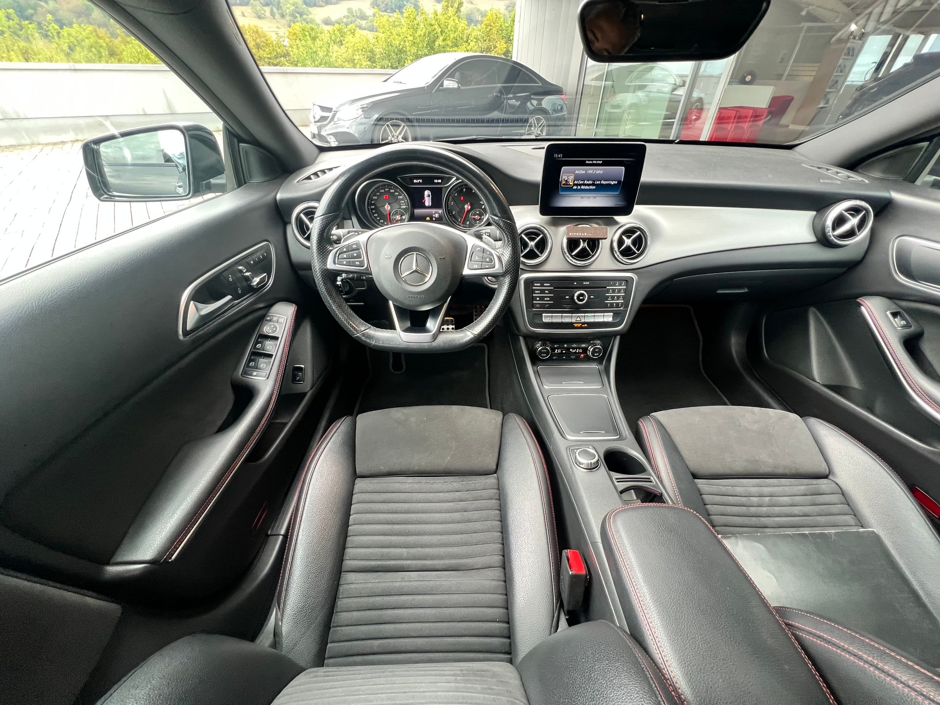 MERCEDES-BENZ CLA 220 AMG Line 4Matic-image-13