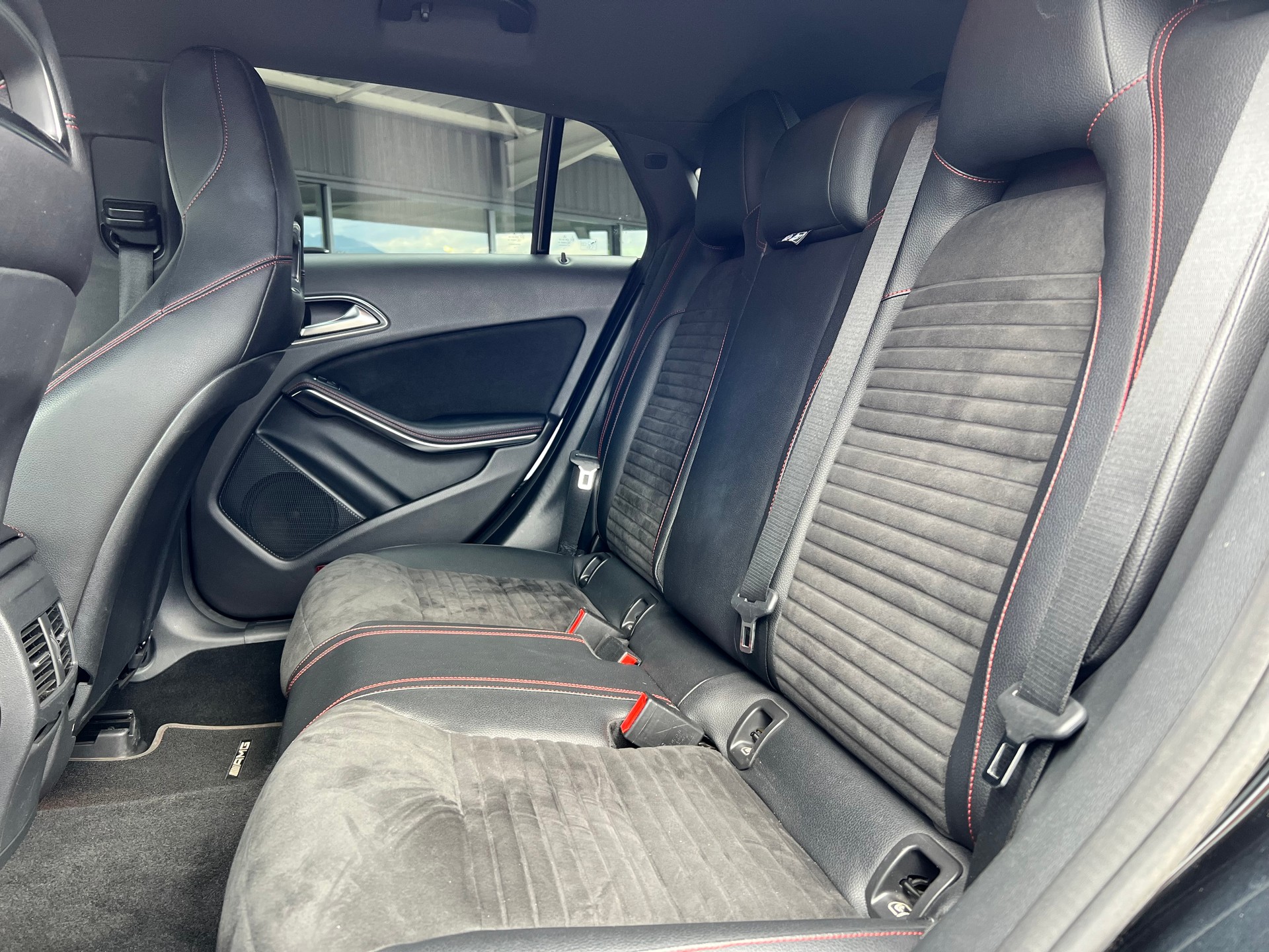 MERCEDES-BENZ CLA 220 AMG Line 4Matic-image-10