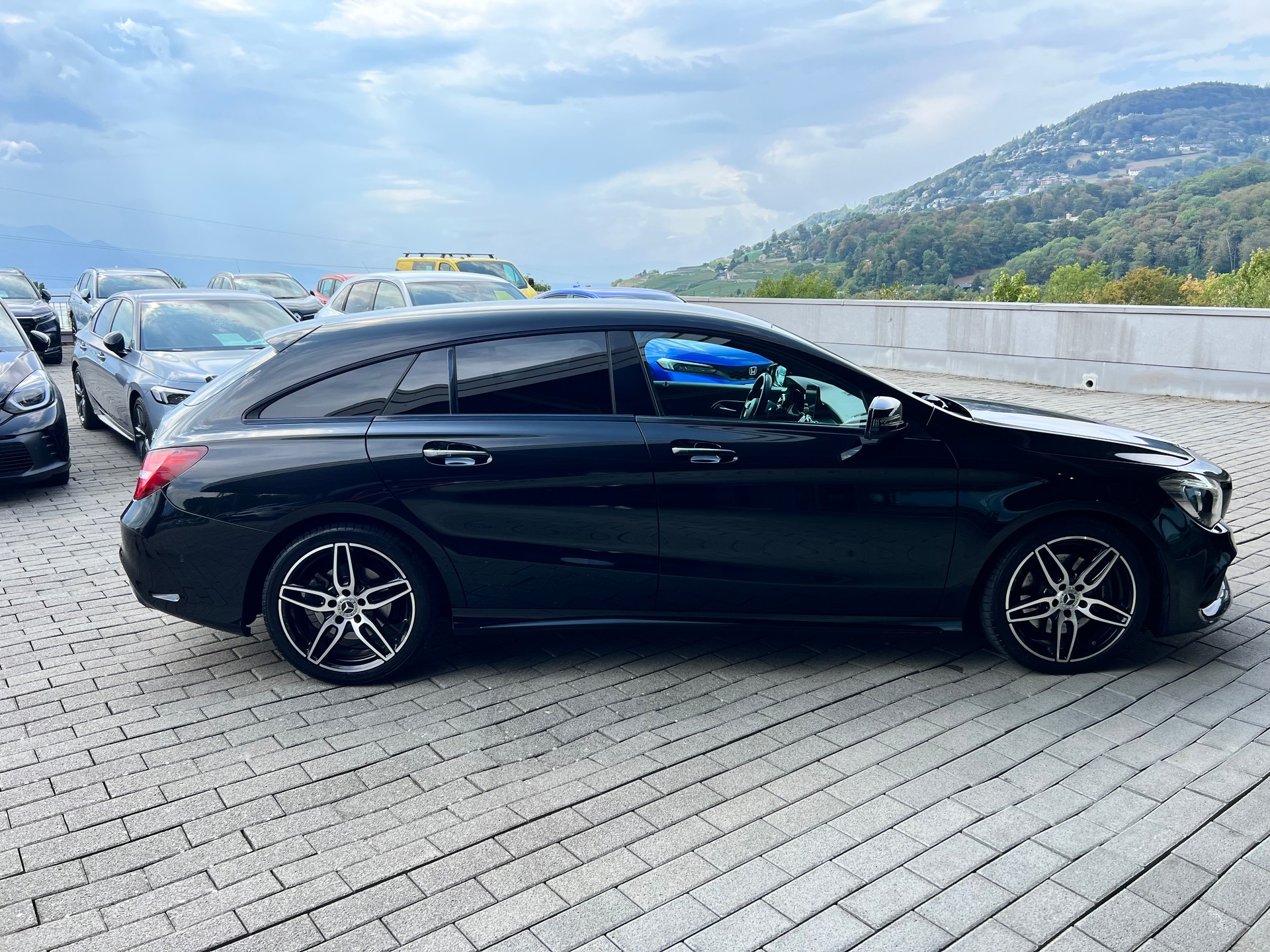 MERCEDES-BENZ CLA 220 AMG Line 4Matic-image-1