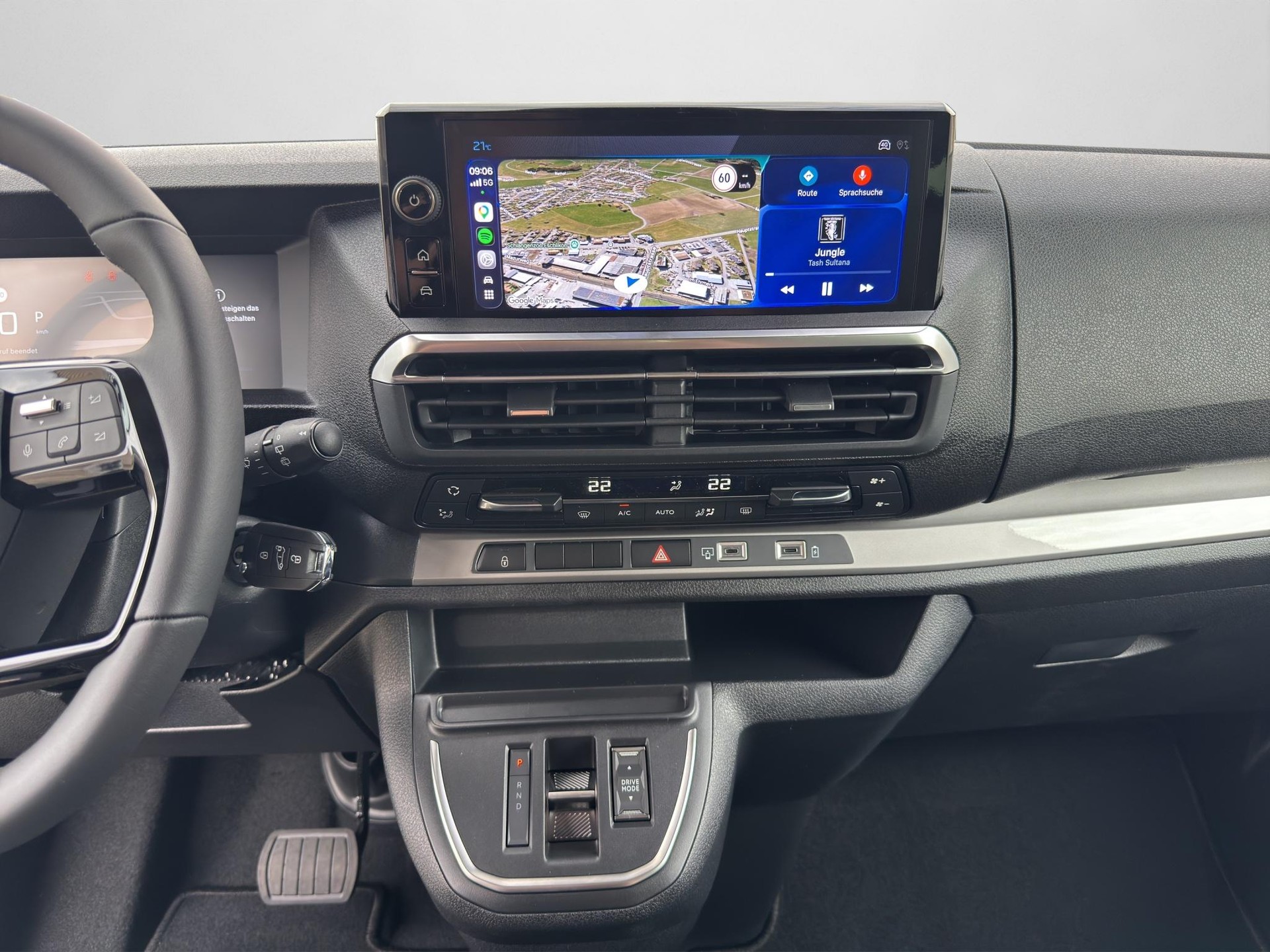 PEUGEOT Traveller Standard 2.2 BlueHDi 180 Family Edition S/S-image-7