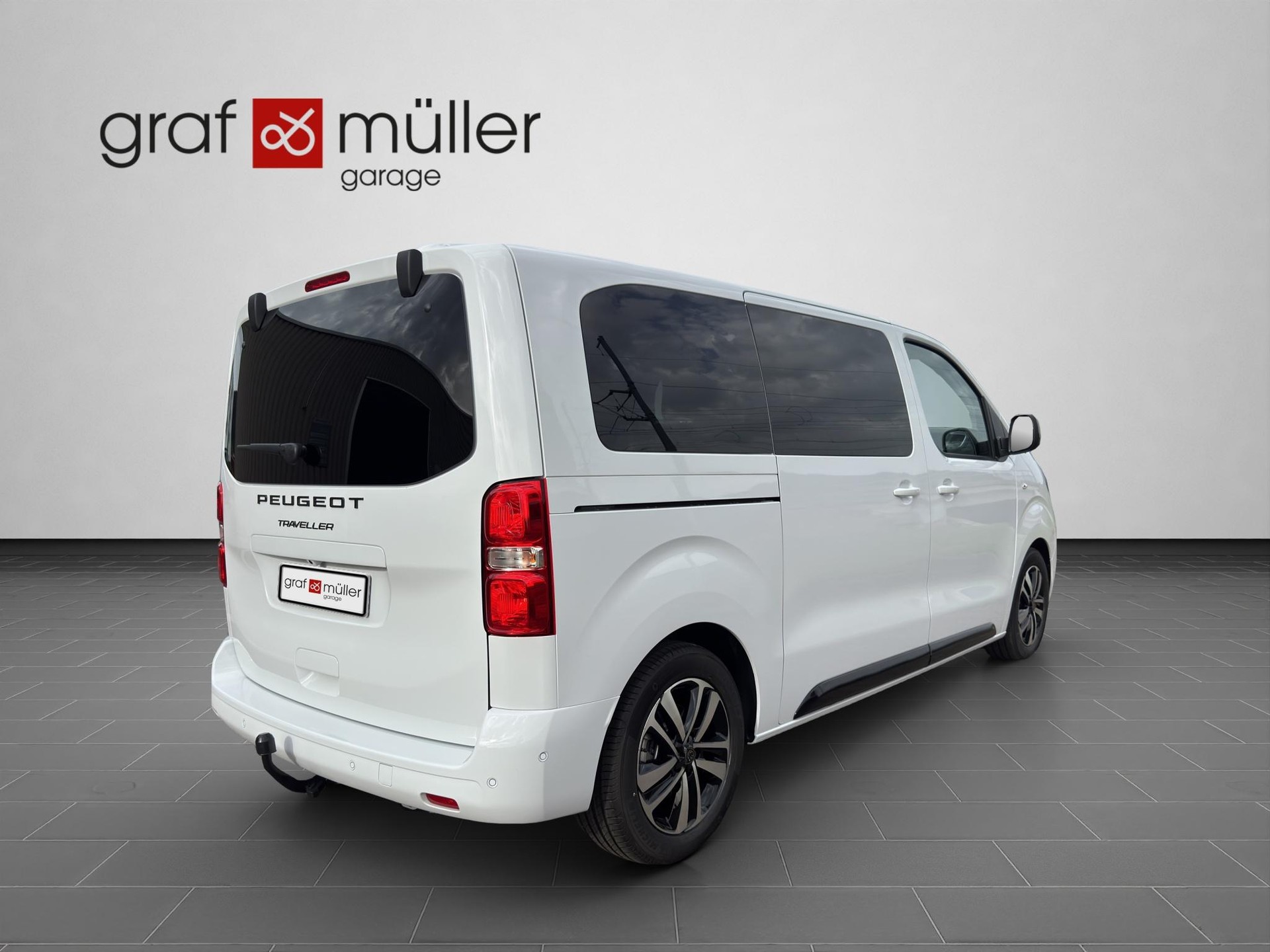 PEUGEOT Traveller Standard 2.2 BlueHDi 180 Family Edition S/S-image-18