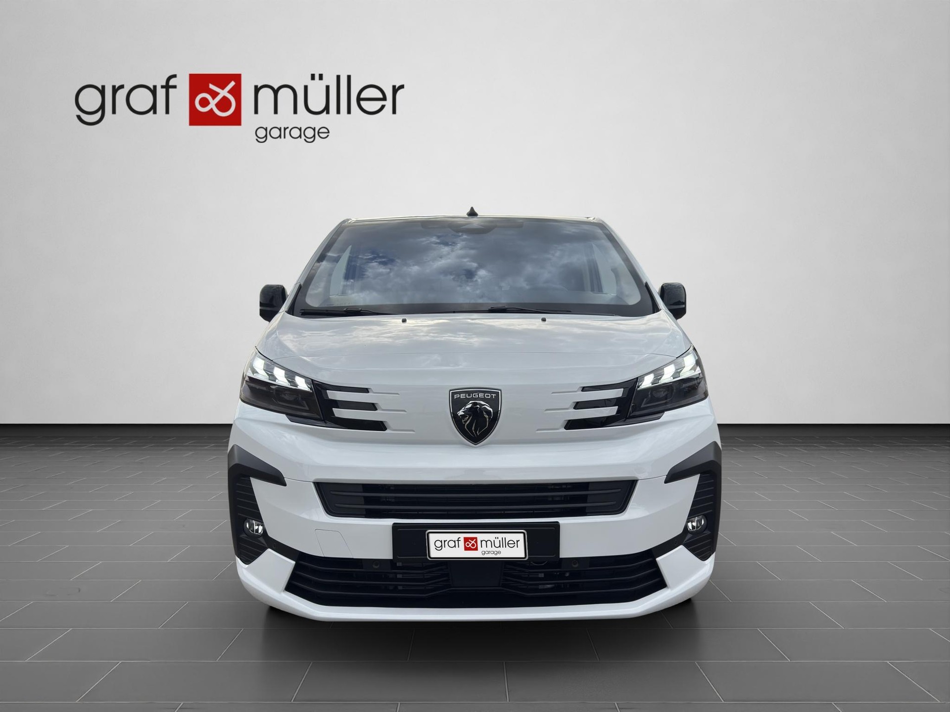 PEUGEOT Traveller Standard 2.2 BlueHDi 180 Family Edition S/S-showroom-element-2