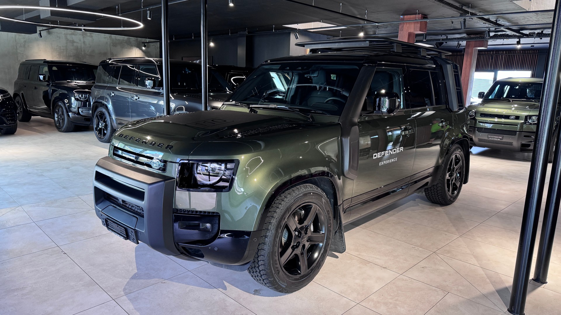 LAND ROVER Defender 110 3.0 D I6 350 X-Dynamic SE AWD AT8