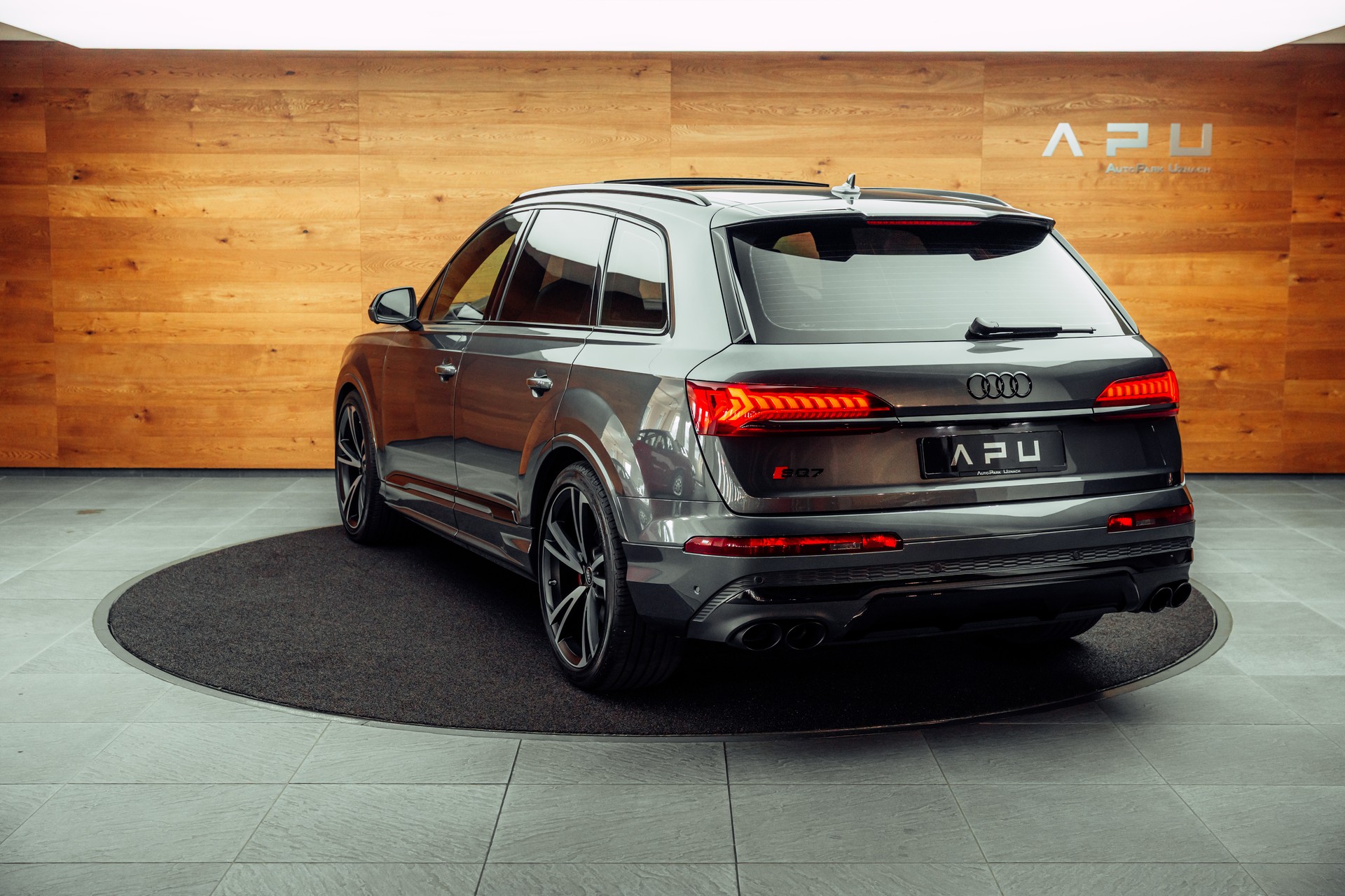 AUDI SQ7 TFSI quattro tiptronic Daytonagrau-showroom-element-2