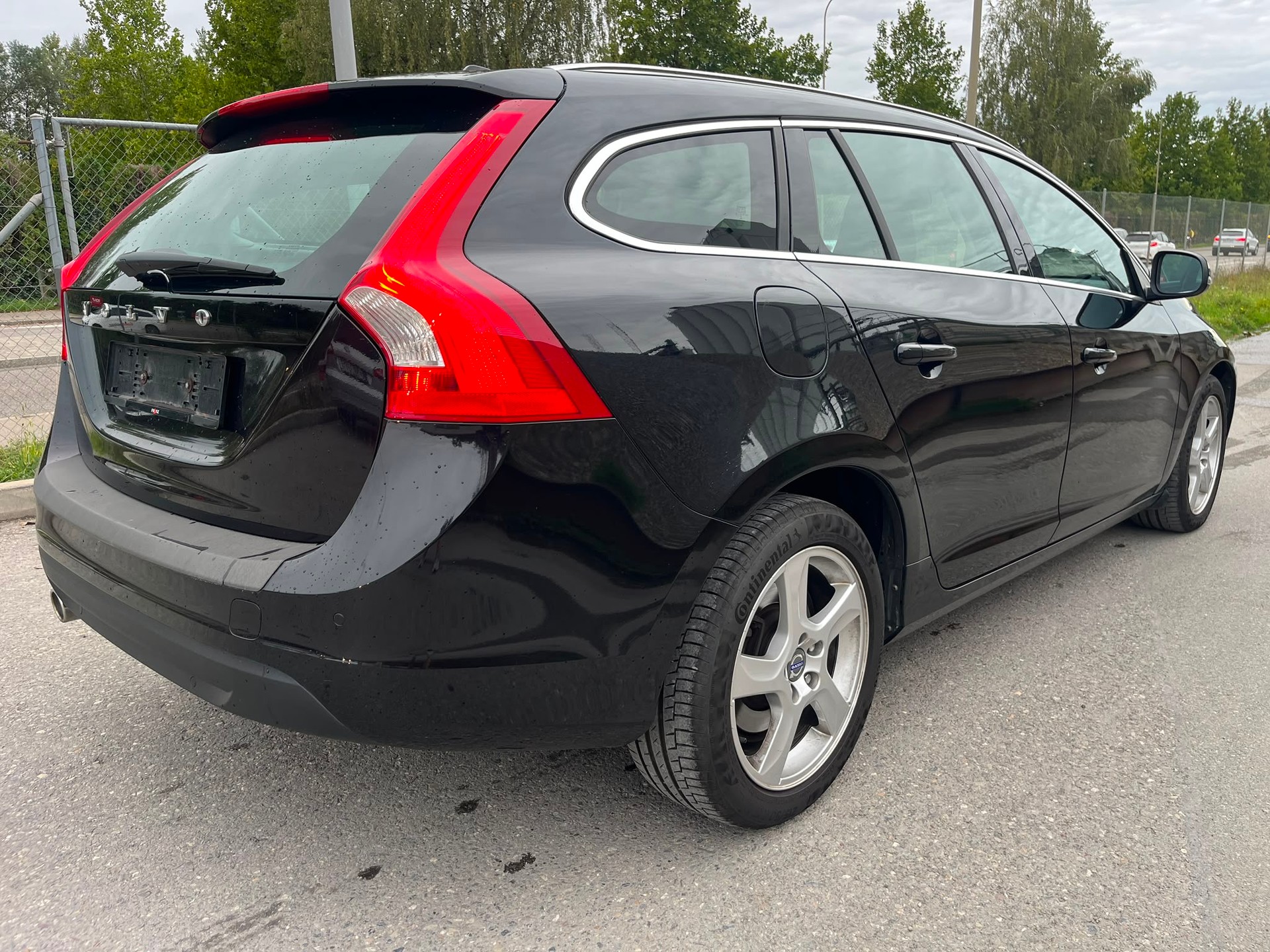 VOLVO V60 D4 Summum Geartronic Frisch ab MFK 09.09.2026-showroom-element-1