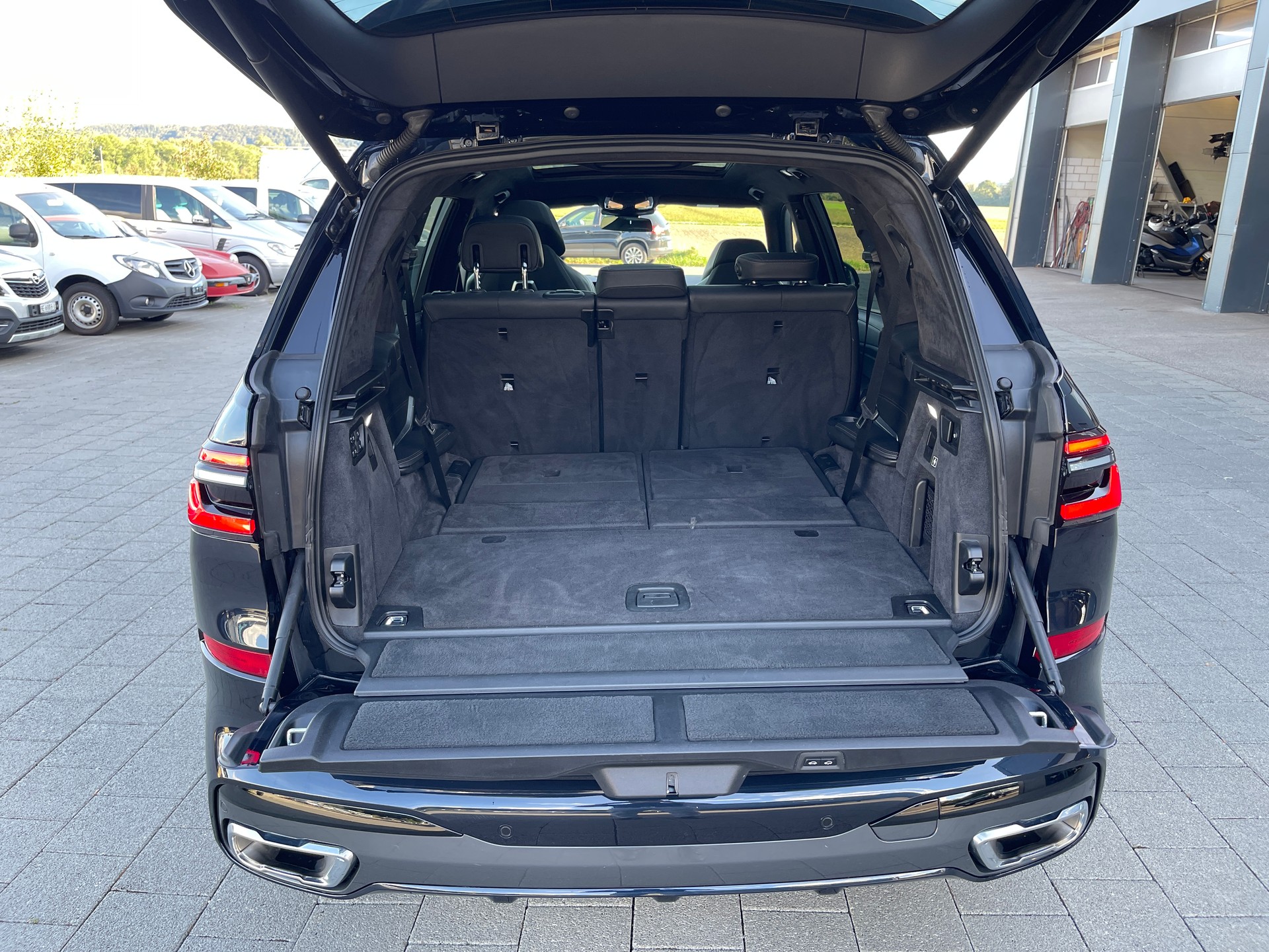 BMW X7 xDrive 48V 40d M Sport Steptronic-image-15