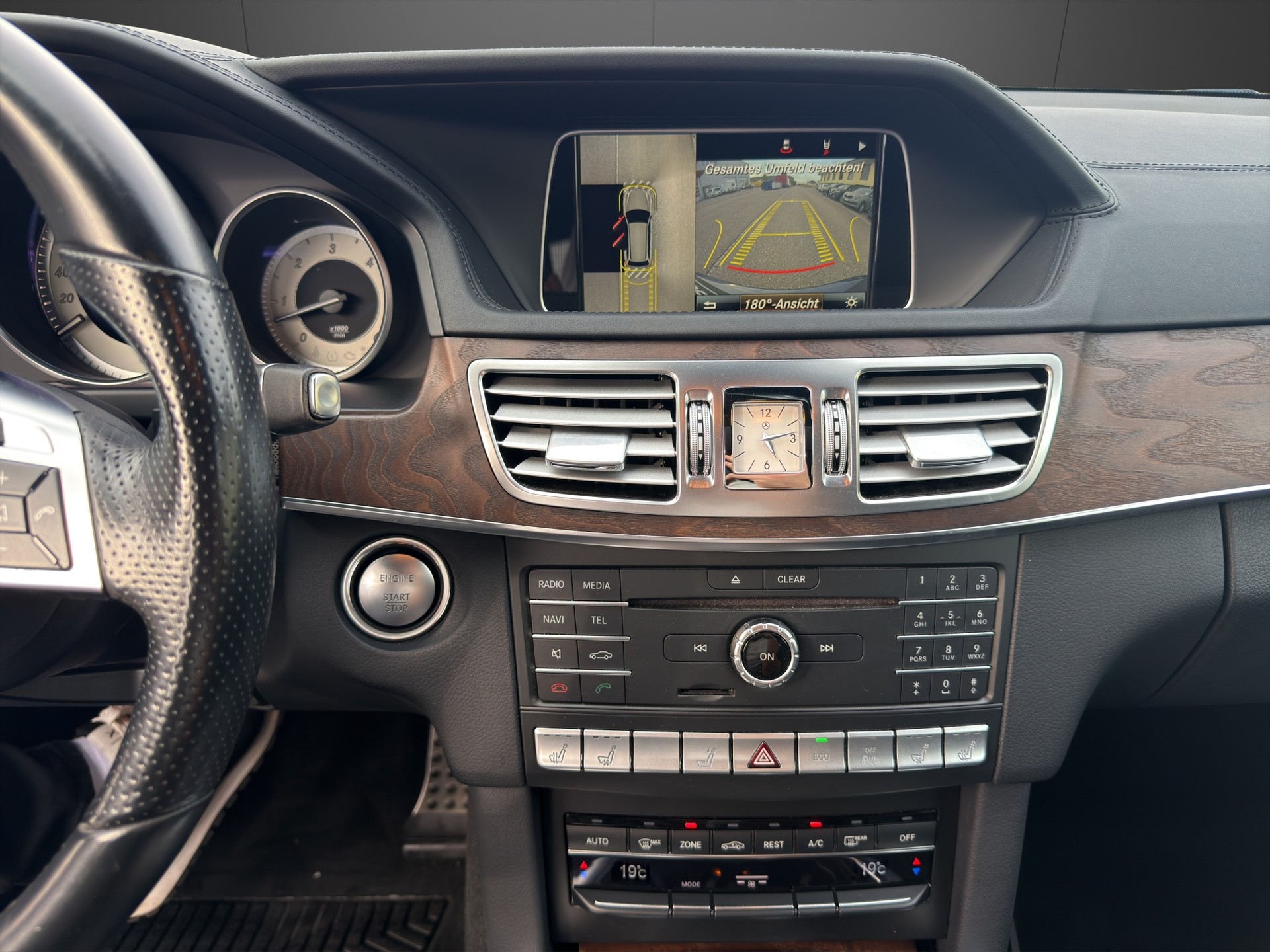 MERCEDES-BENZ E 350 BlueTEC Avantgarde 4Matic 7G-Tronic-image-14