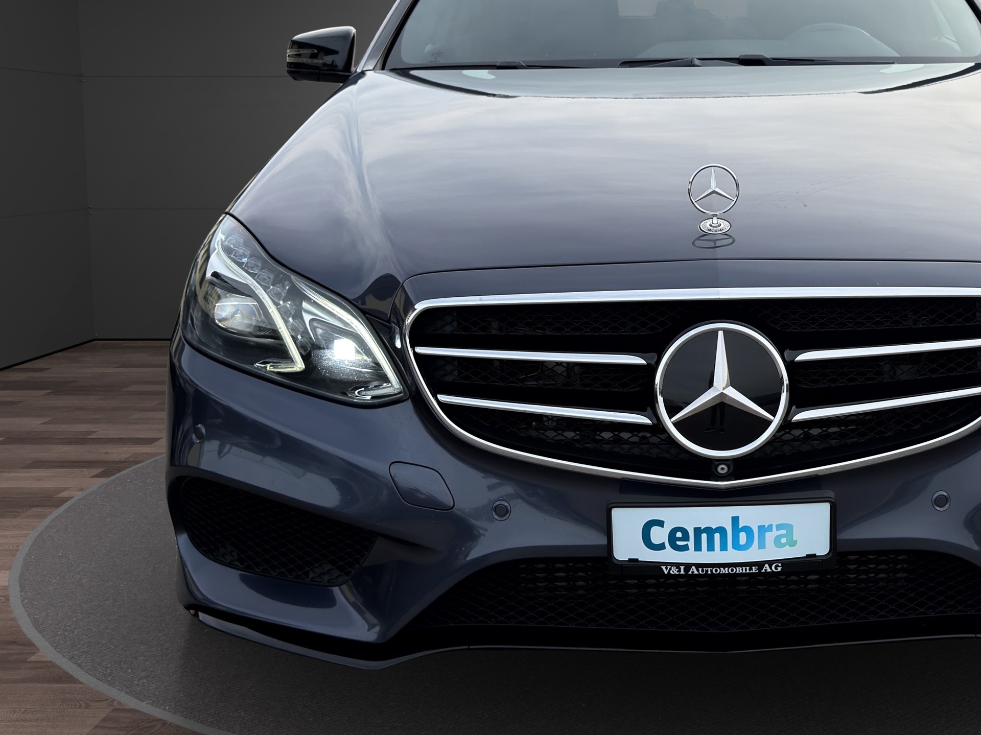 MERCEDES-BENZ E 350 BlueTEC Avantgarde 4Matic 7G-Tronic-image-8