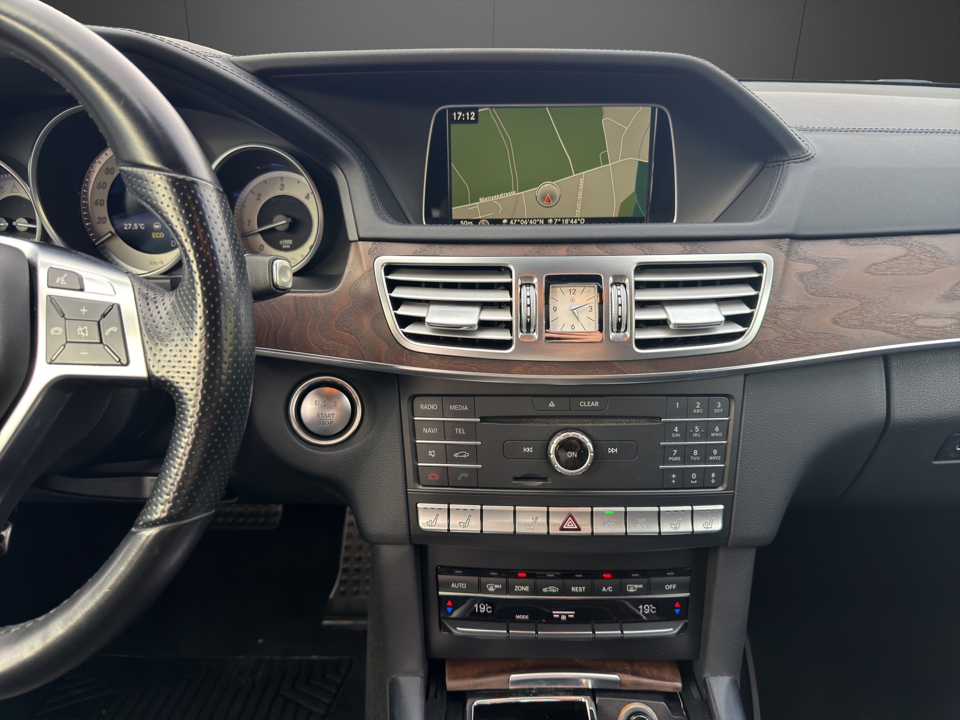MERCEDES-BENZ E 350 BlueTEC Avantgarde 4Matic 7G-Tronic-image-13