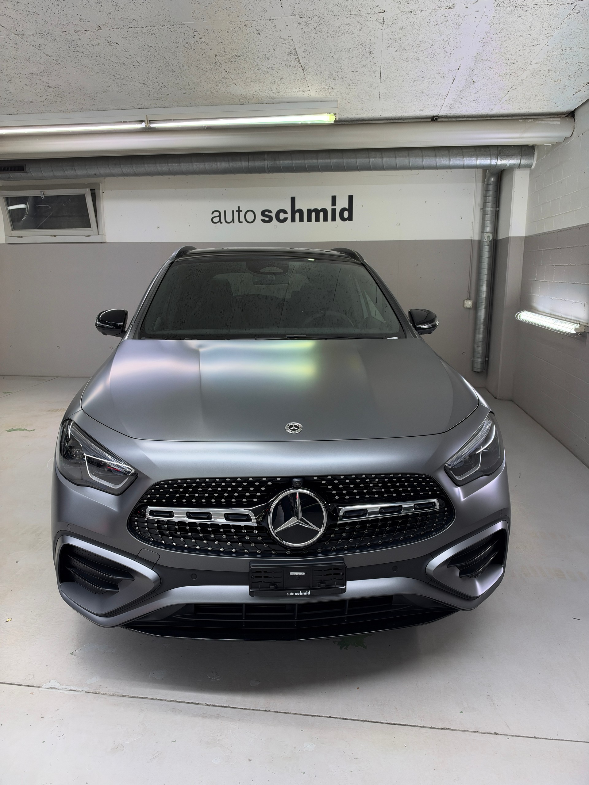 MERCEDES-BENZ GLA 250 4Matic Swiss Star-showroom-element-2