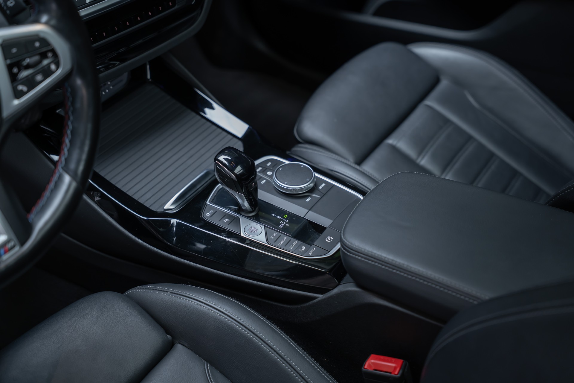 BMW X3 M40i / CH-Fahrzeug / Panorama / HedaUp / el.Sitze-image-15