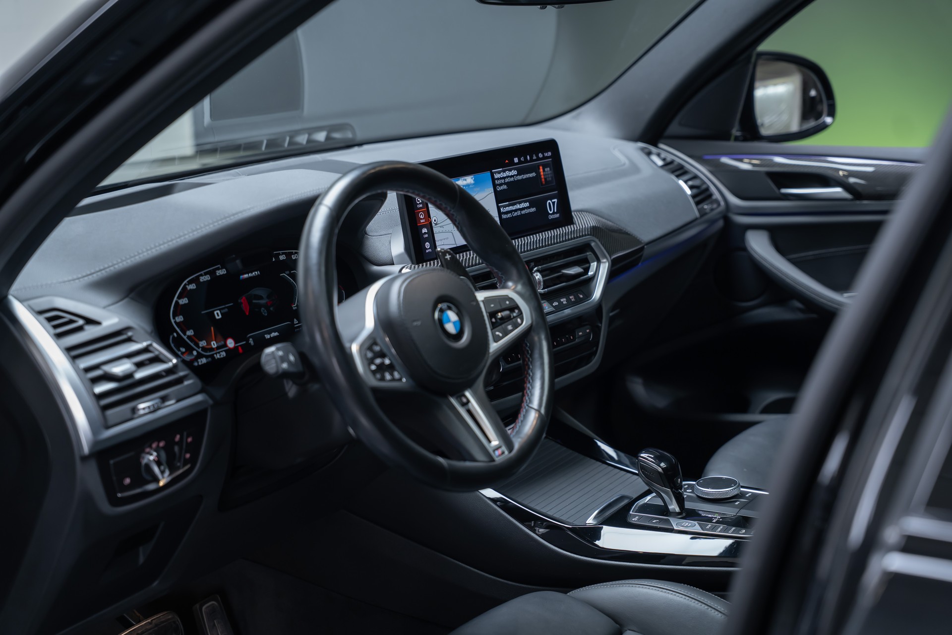 BMW X3 M40i / CH-Fahrzeug / Panorama / HedaUp / el.Sitze-image-13