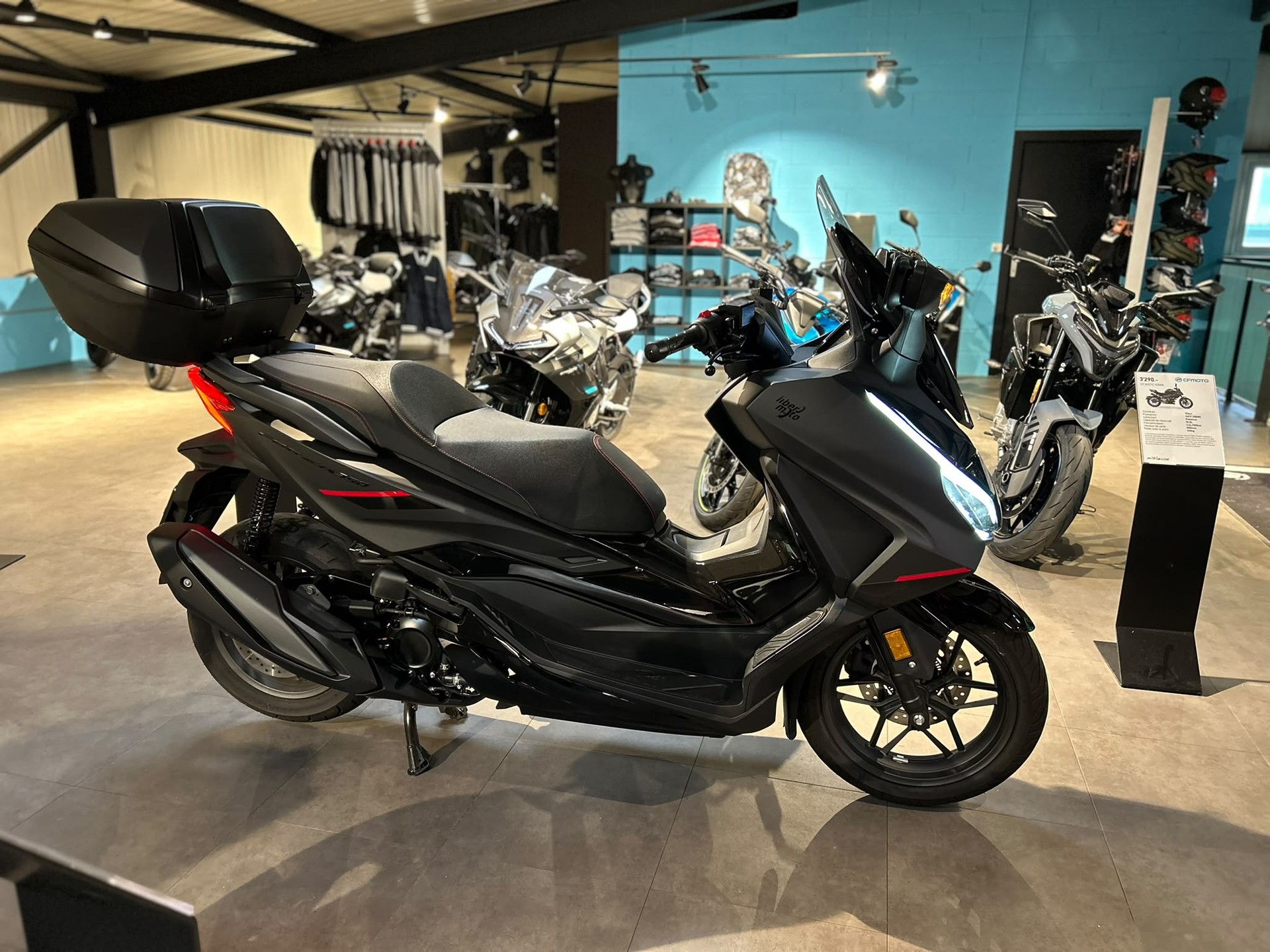 HONDA NSS 350 Smart Top Box-image-5