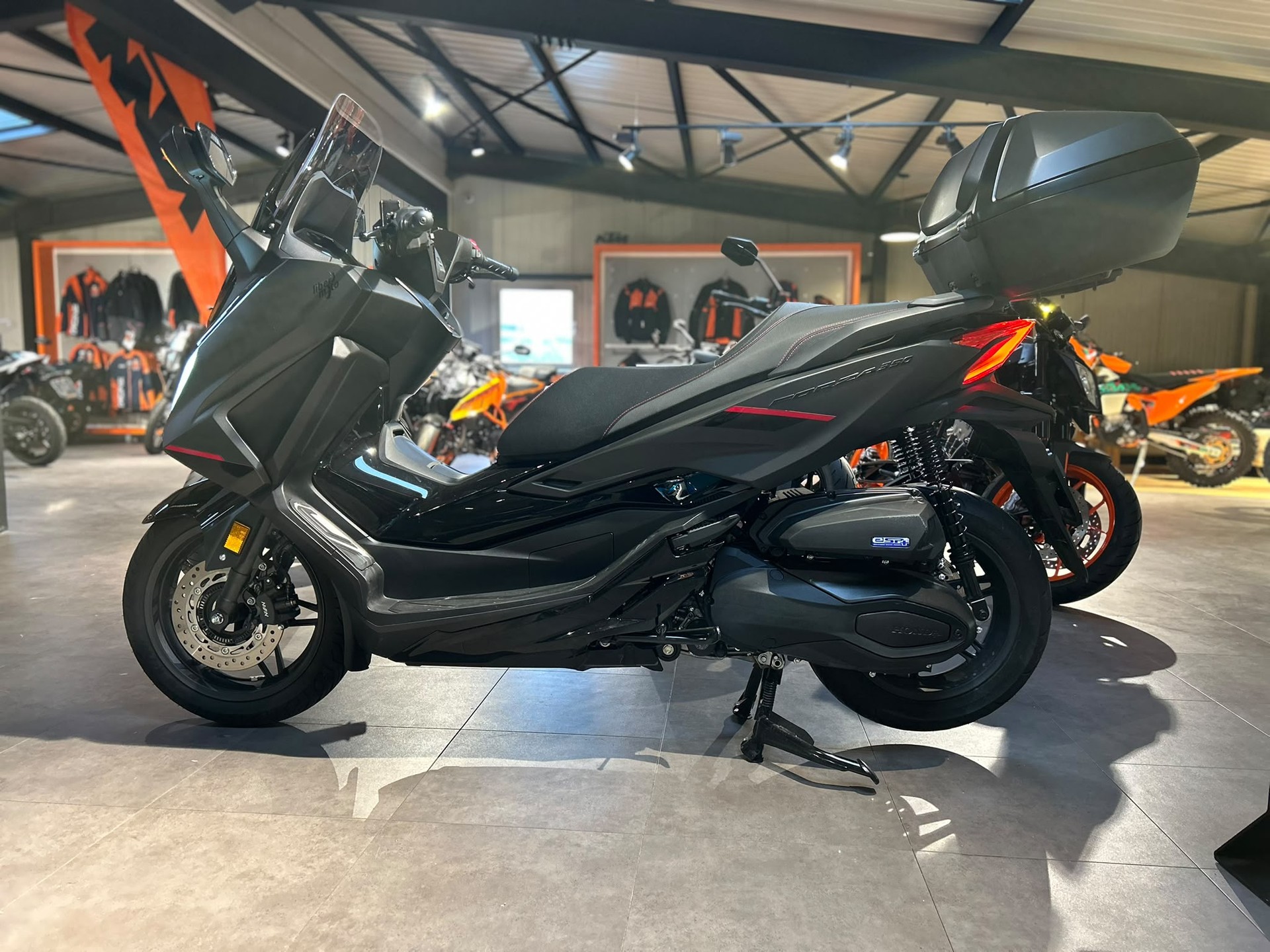 HONDA NSS 350 Smart Top Box-image-2
