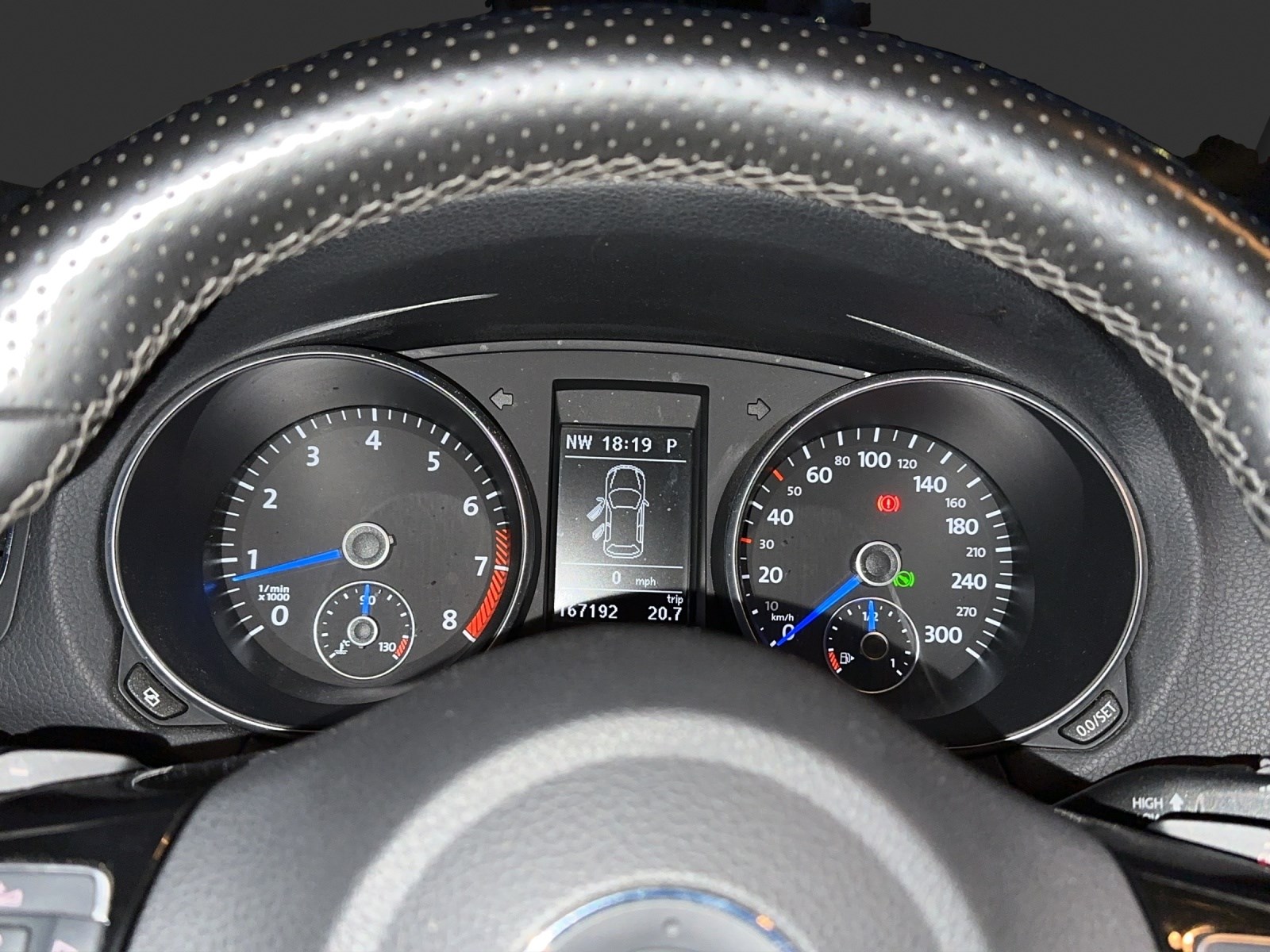 VW Golf 2.0 TSI R 4Motion DSG-image-11