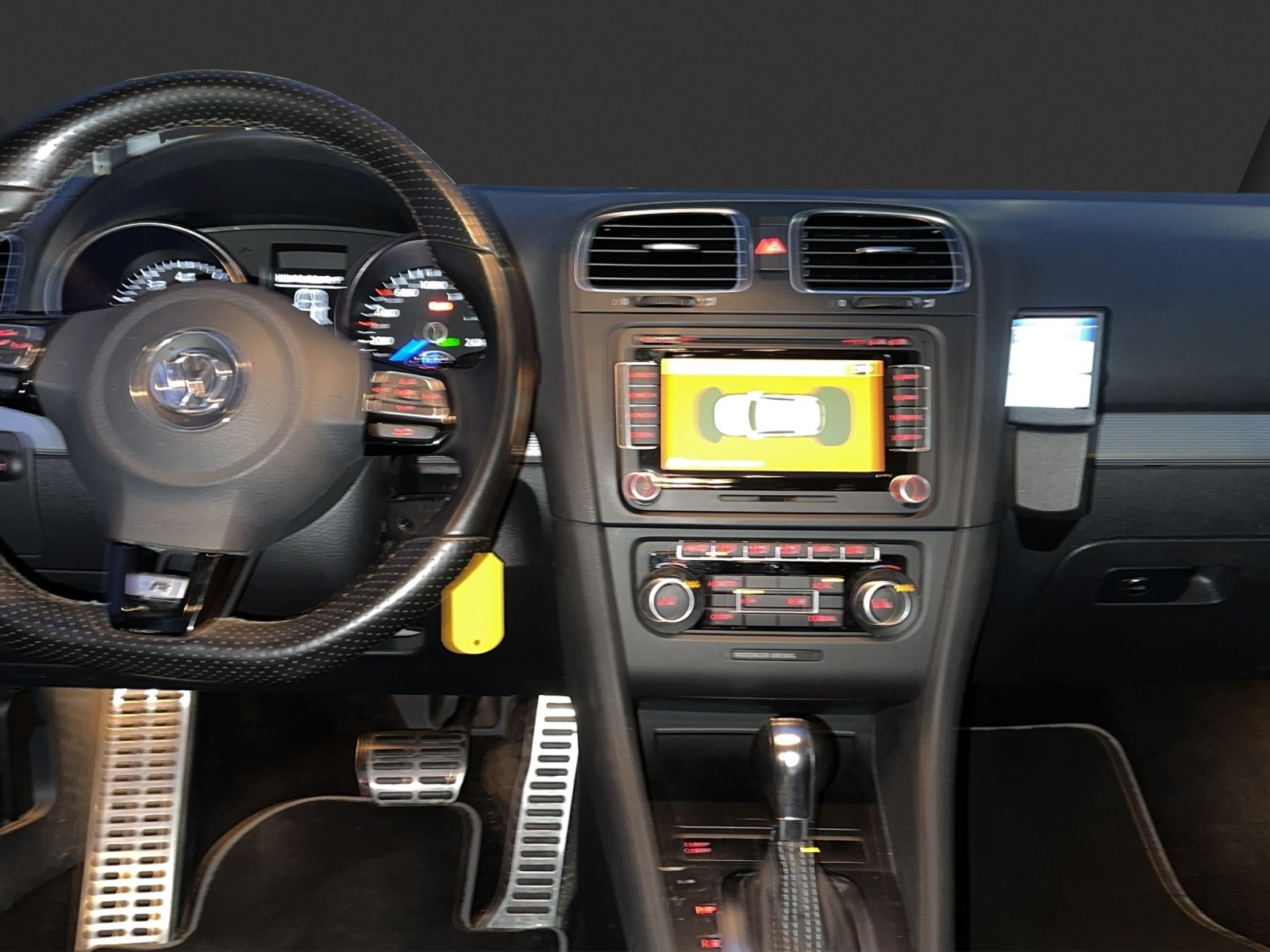 VW Golf 2.0 TSI R 4Motion DSG-image-13