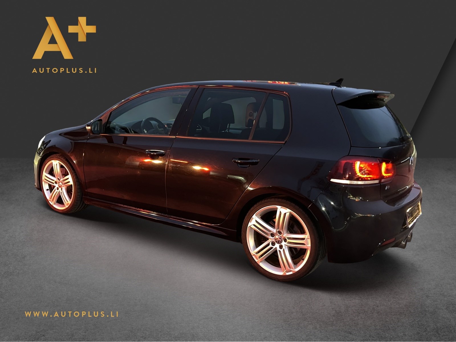 VW Golf 2.0 TSI R 4Motion DSG-image-4