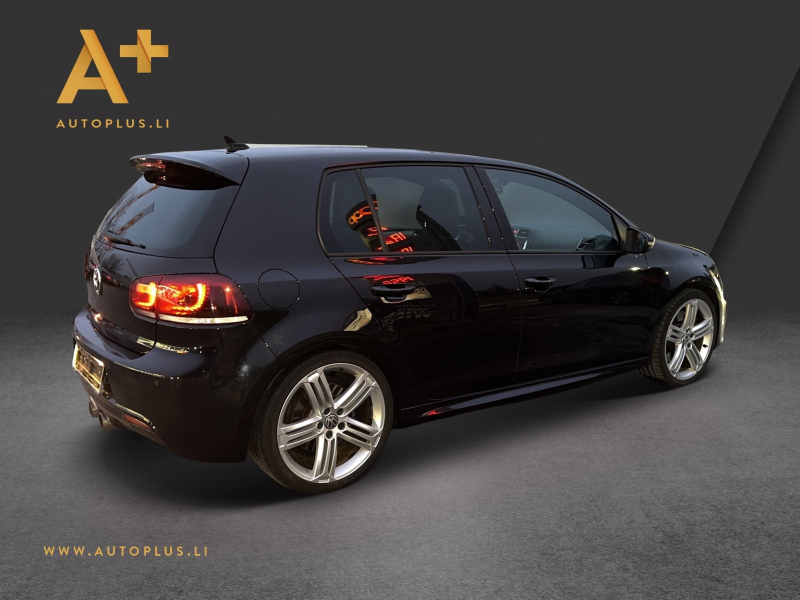 VW Golf 2.0 TSI R 4Motion DSG-image-3