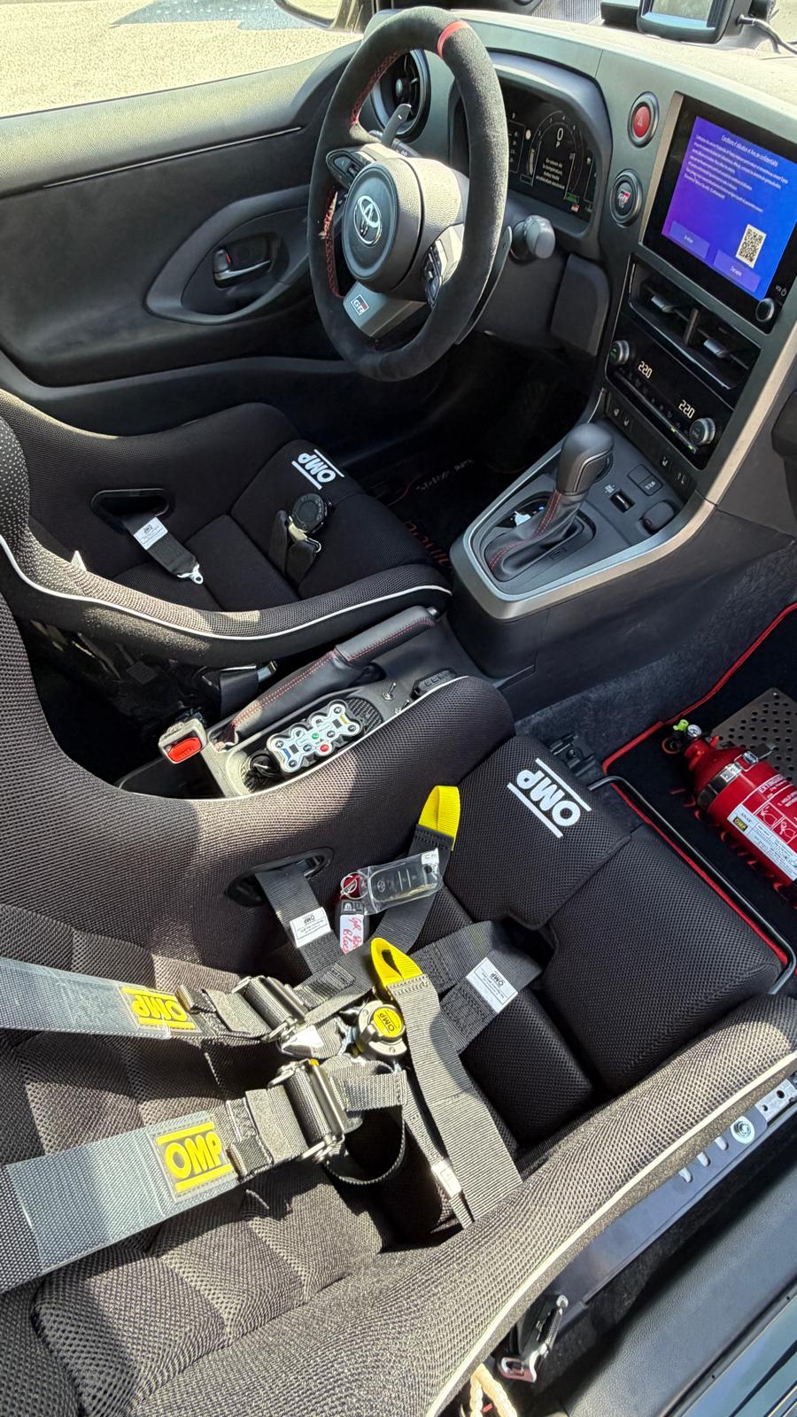 TOYOTA Yaris 1.6 GR Sport-image-8