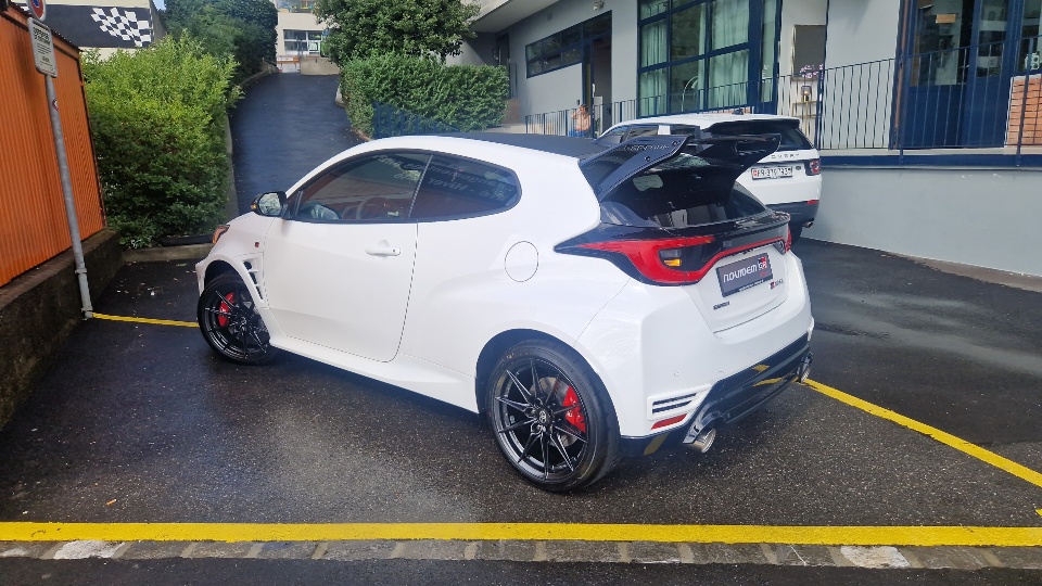 TOYOTA Yaris 1.6 GR Sport-image-3