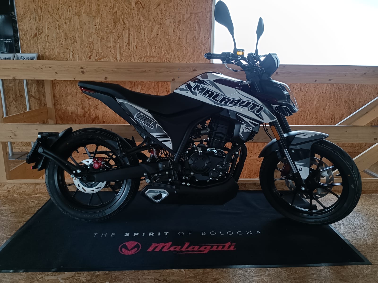 MALAGUTI Drakon 125 ABS-image-12