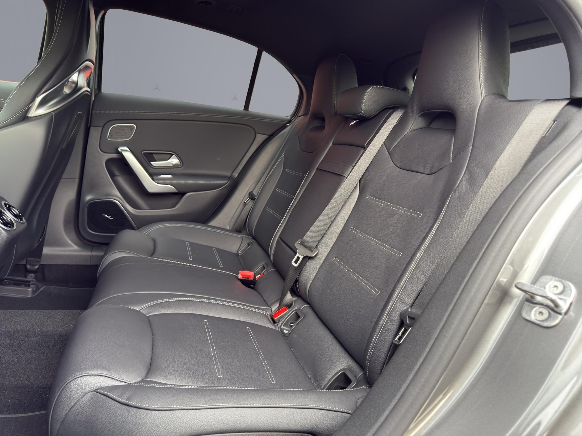 MERCEDES-BENZ A 45 S AMG 4matic+-image-13