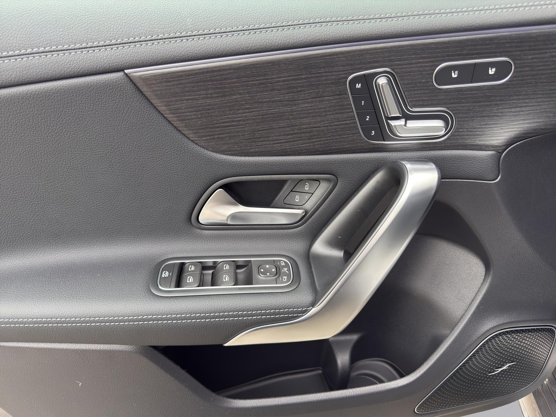 MERCEDES-BENZ A 45 S AMG 4matic+-image-11
