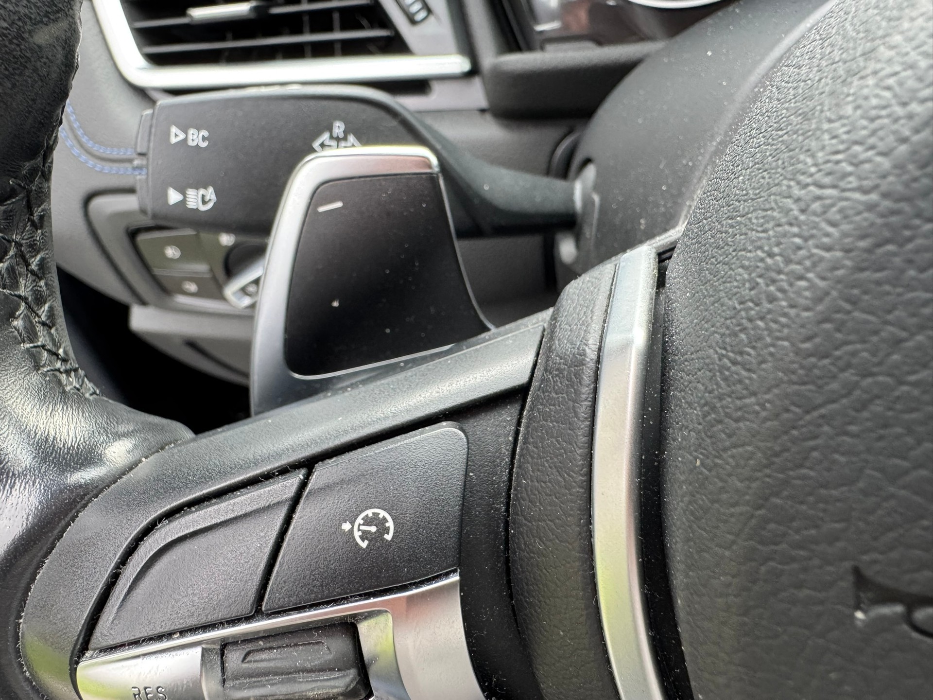 BMW 218d xDrive Active Tourer Luxury Line M-Sport Steptronic-image-9