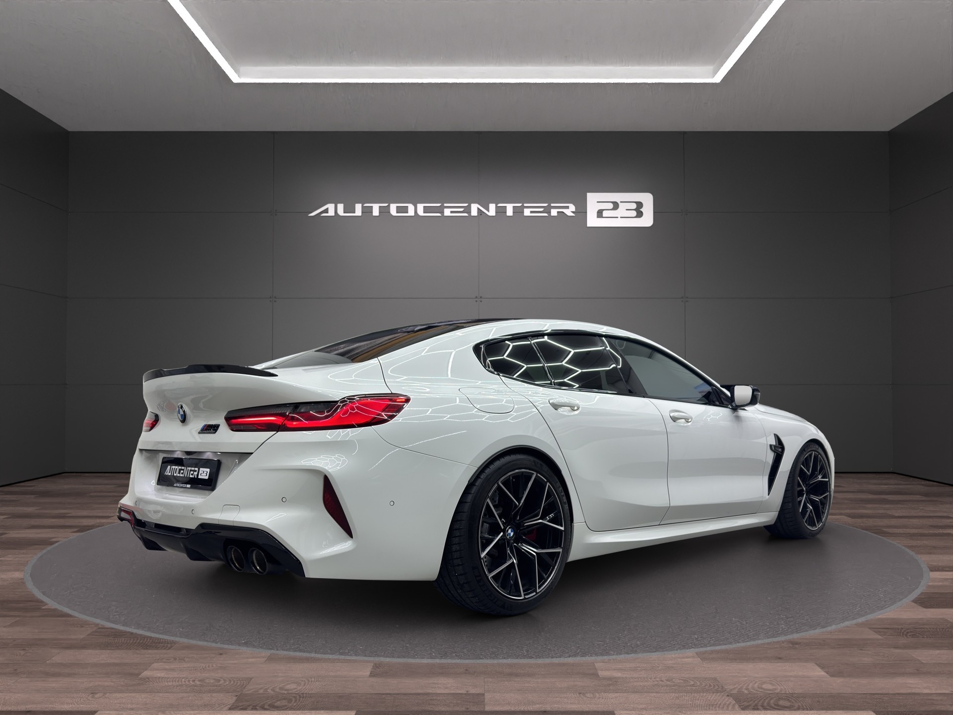 BMW M8 xDrive M Competition Steptronic-image-4
