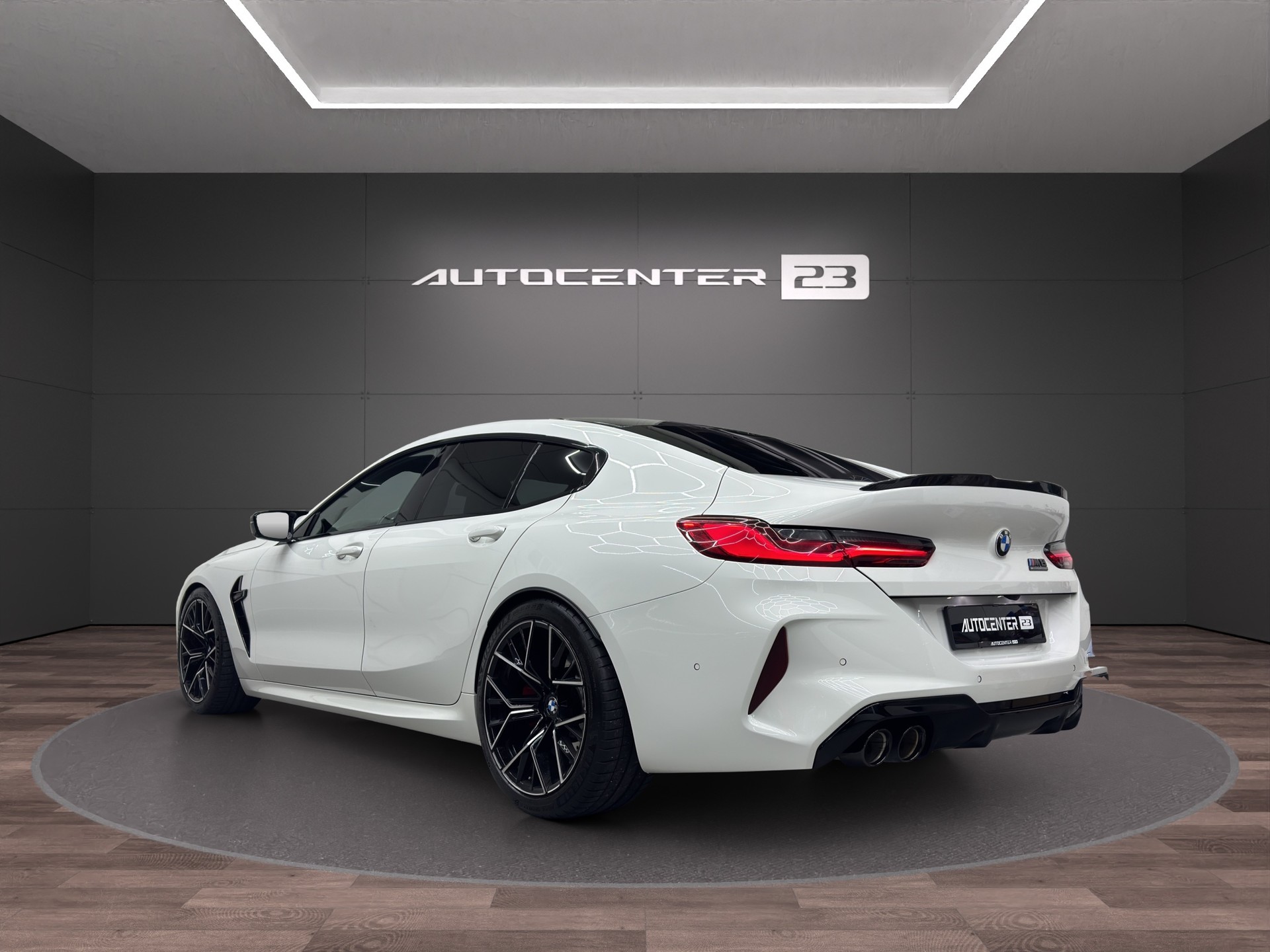 BMW M8 xDrive M Competition Steptronic-image-2