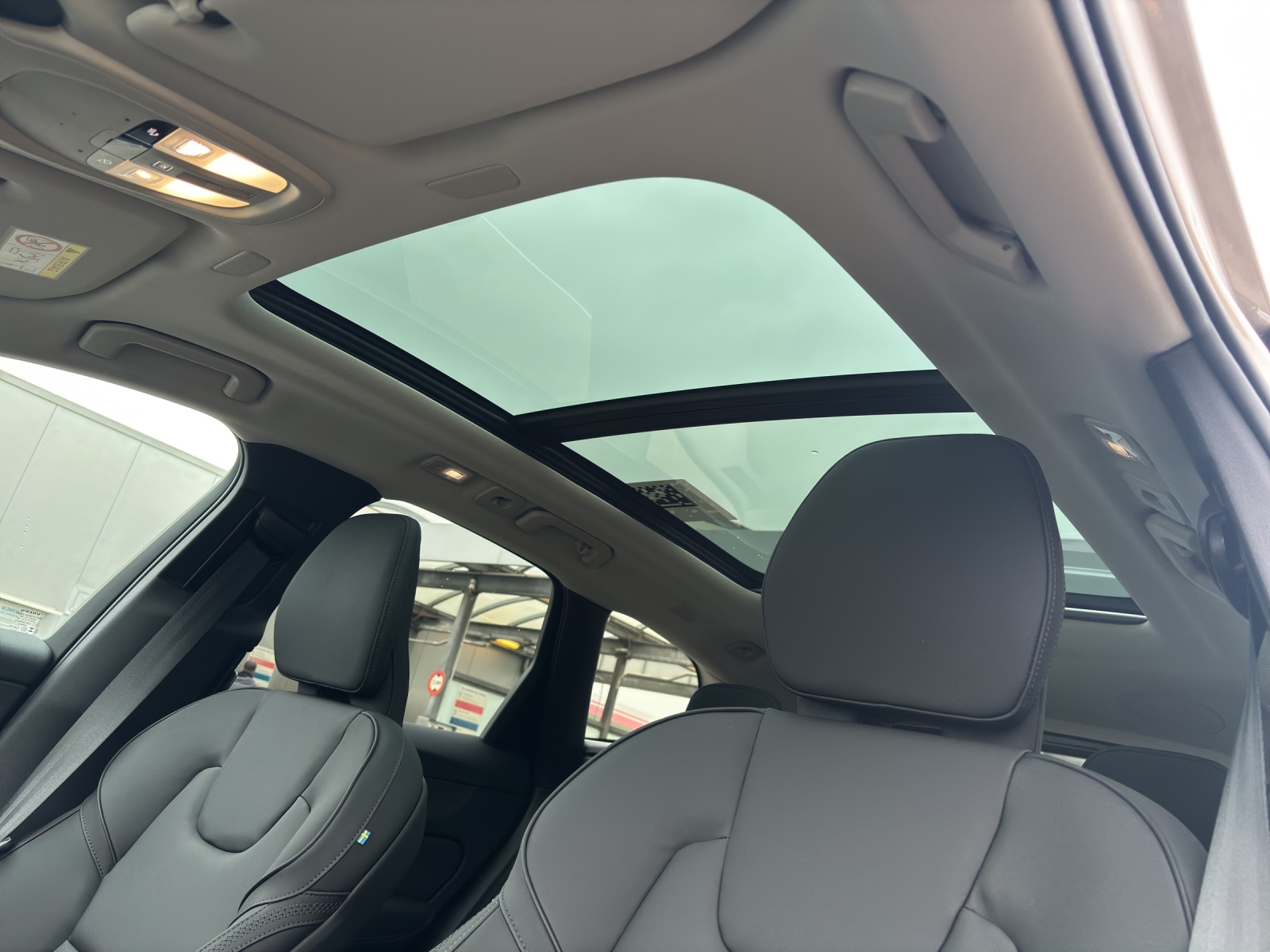 VOLVO XC60 2.0 T6 TE Plus Bright eAWD-image-13